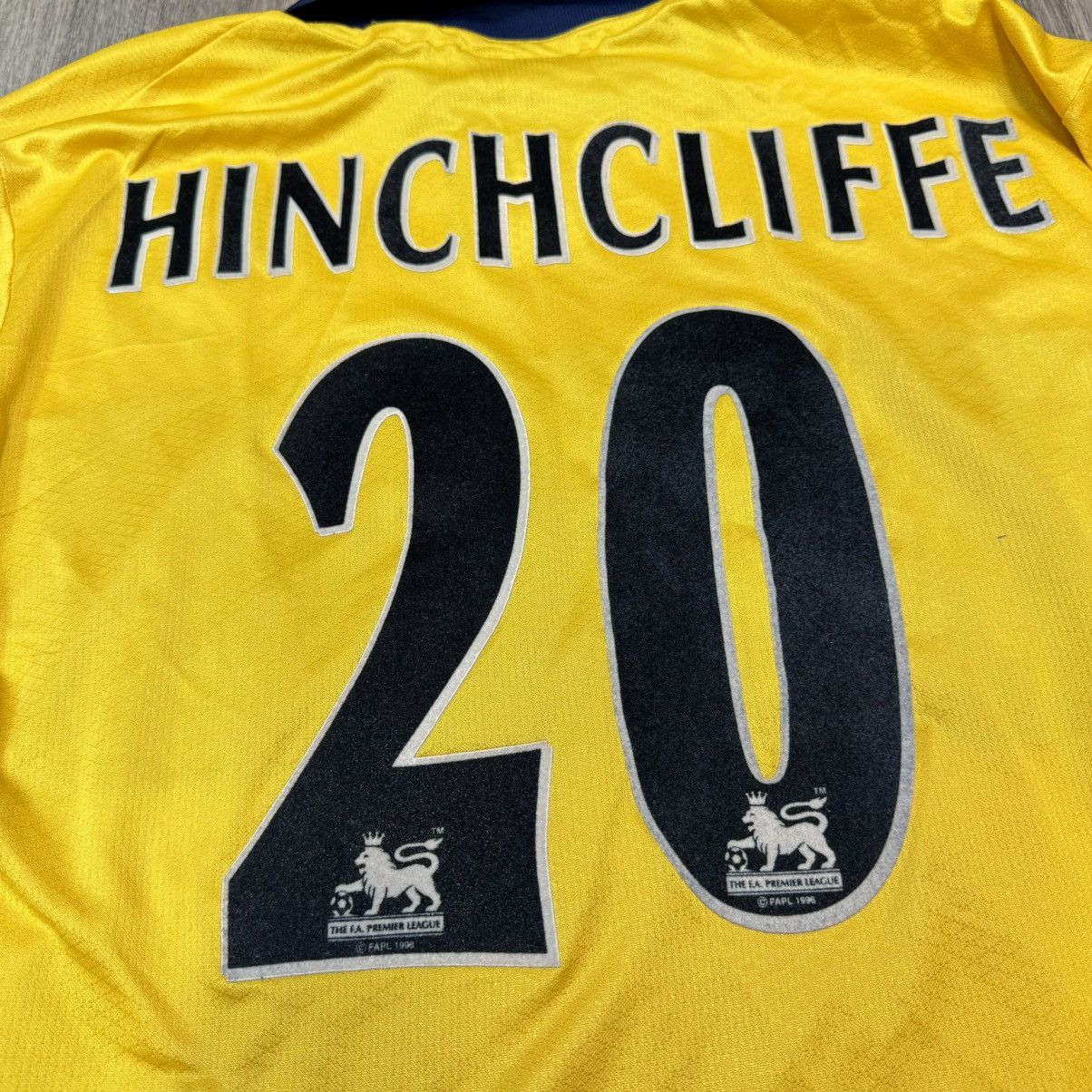 Puma Sheffield Wednesday 90/00 L/S away shirt #20 Hinchcliffe Size US L / EU 52-54 / 3 - 6 Thumbnail