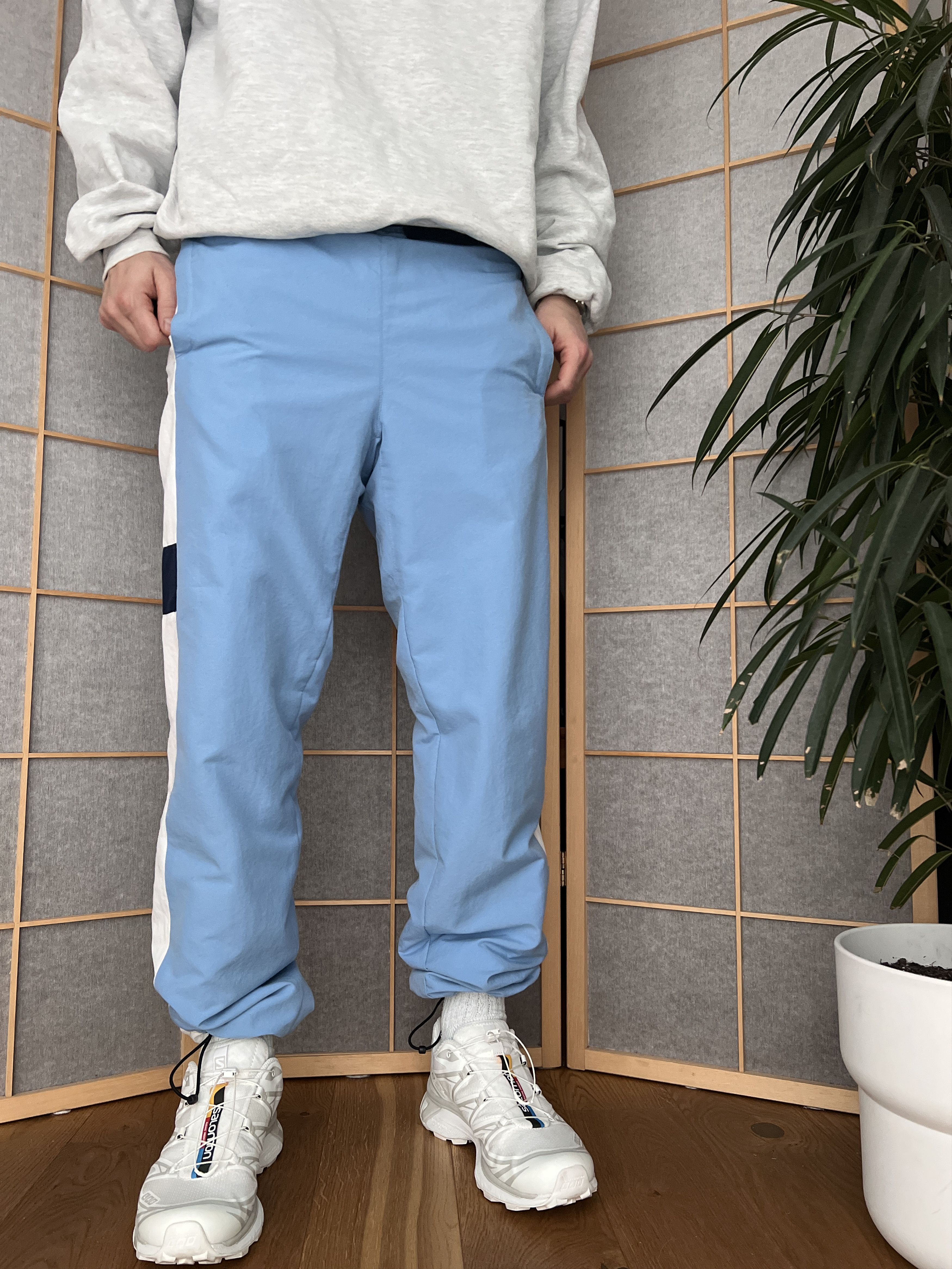 Nike Nike vintage 2000s baby blue track pants nylon joggers rare Size US 32 / EU 48 - 8 Thumbnail