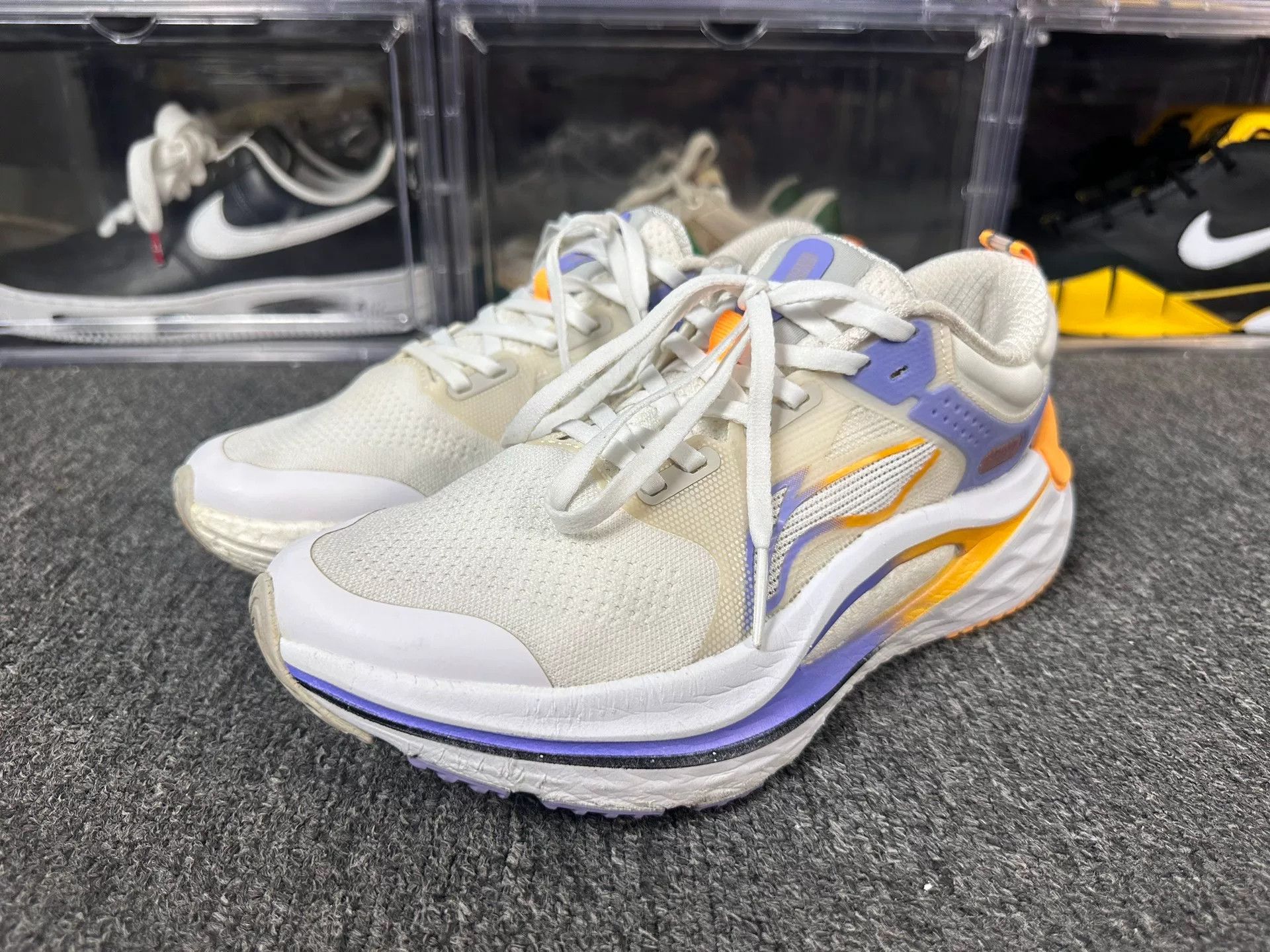 Li-Ning Li-Ning White Lowtop Sneakers 8 Men Size US 8 / EU 41 - 1 Thumbnail