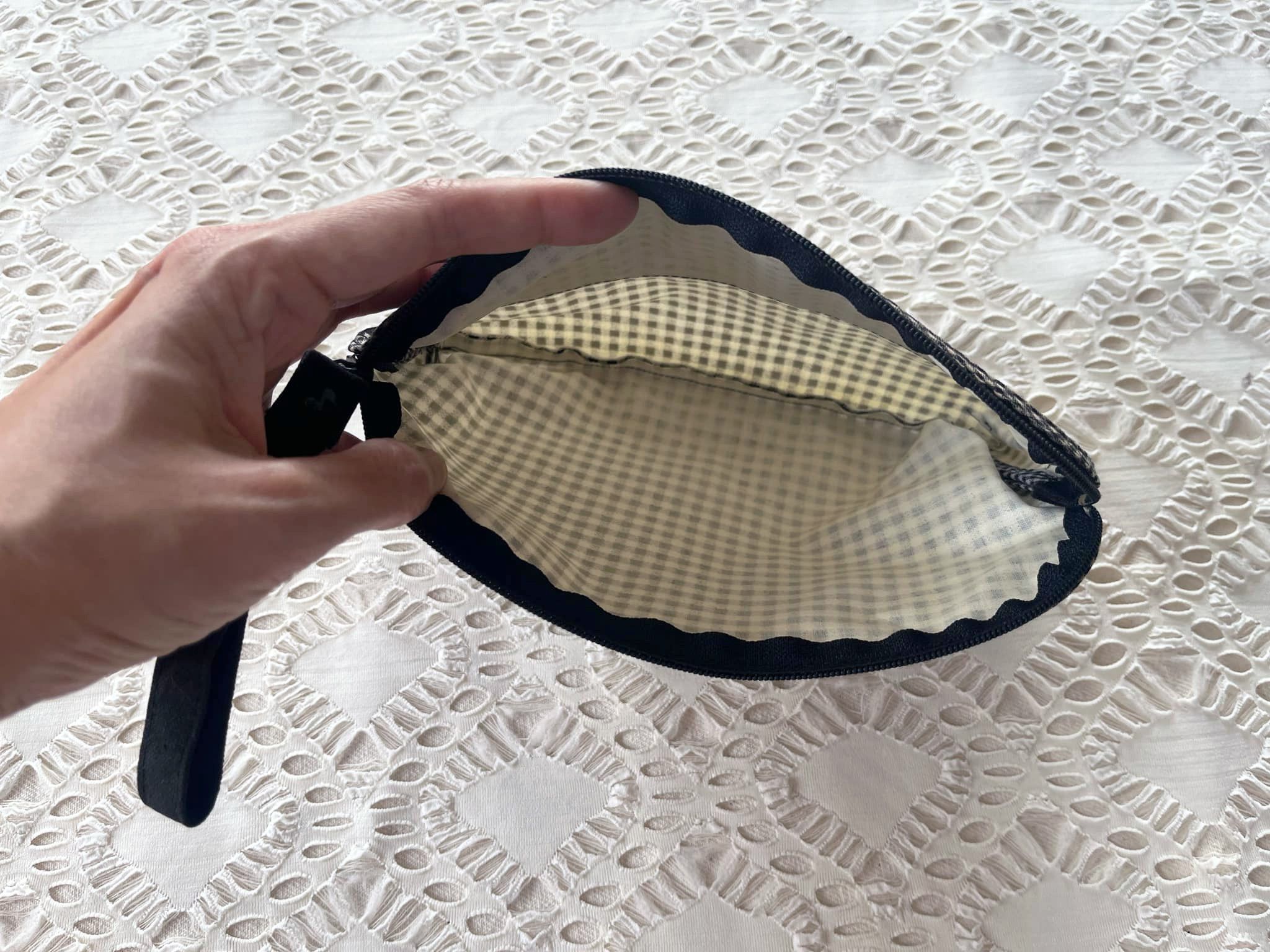 Vintage 80s black and White Gingham Cutie cosmetic bag with strap Size ONE SIZE - 9 Thumbnail