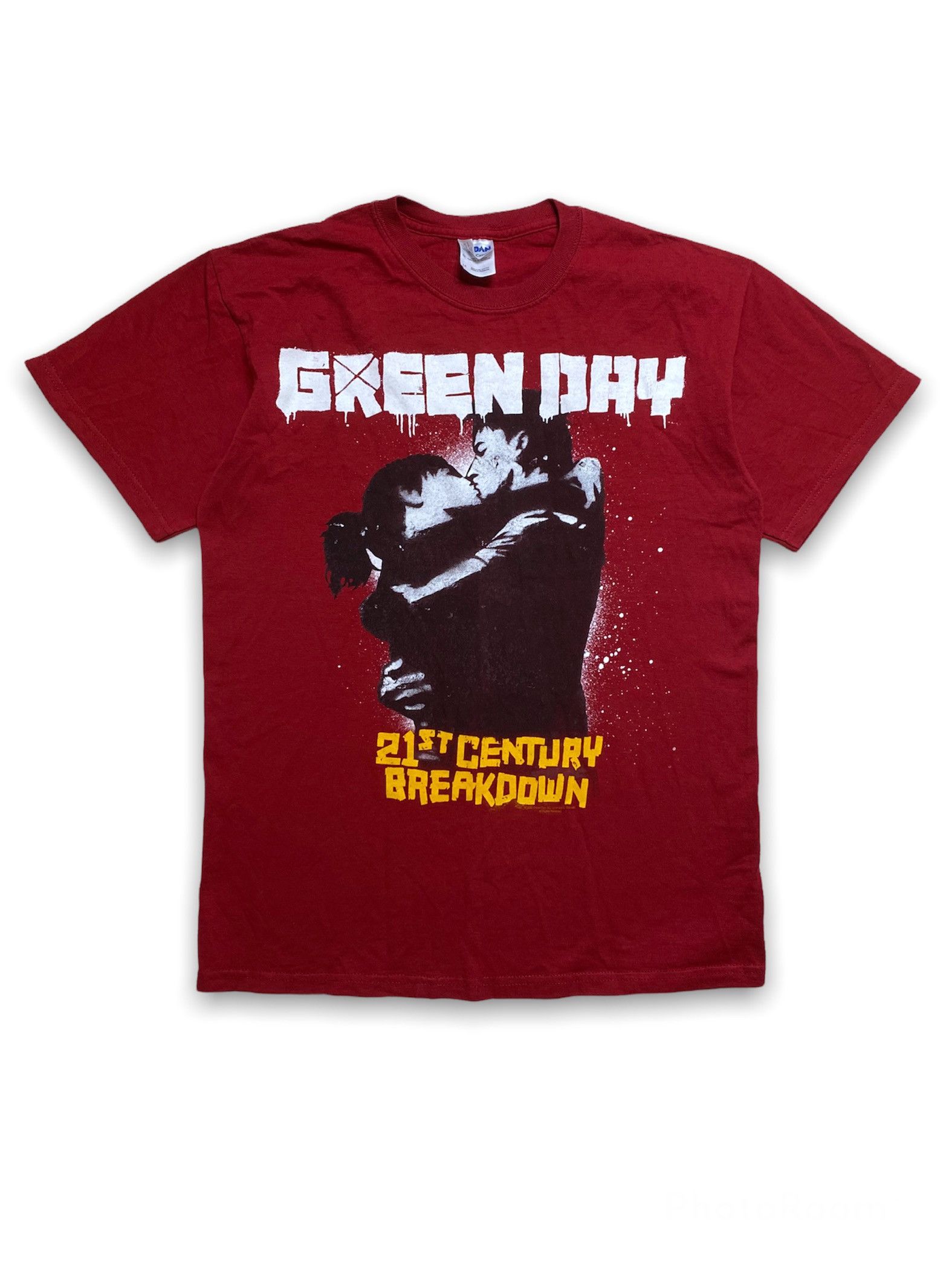 Band Tees × Vintage Green day red tshirt 2009 y2k 00s rock band century break Size US M / EU 48-50 / 2 - 1 Thumbnail