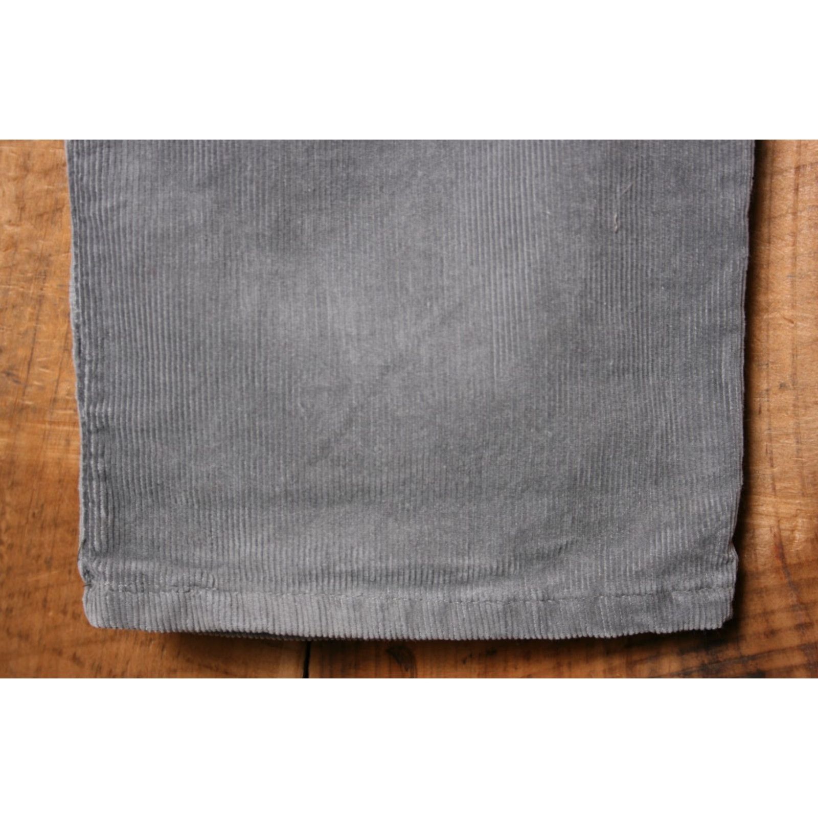Levi's VINTAGE Levi's 519 Corduroy Pants Straight Mens 32x33 Gray Made in USA, 75% Cotton 25% Polyester, Flat Front, Zip Closure Size US 32 / EU 48 - 5 Thumbnail
