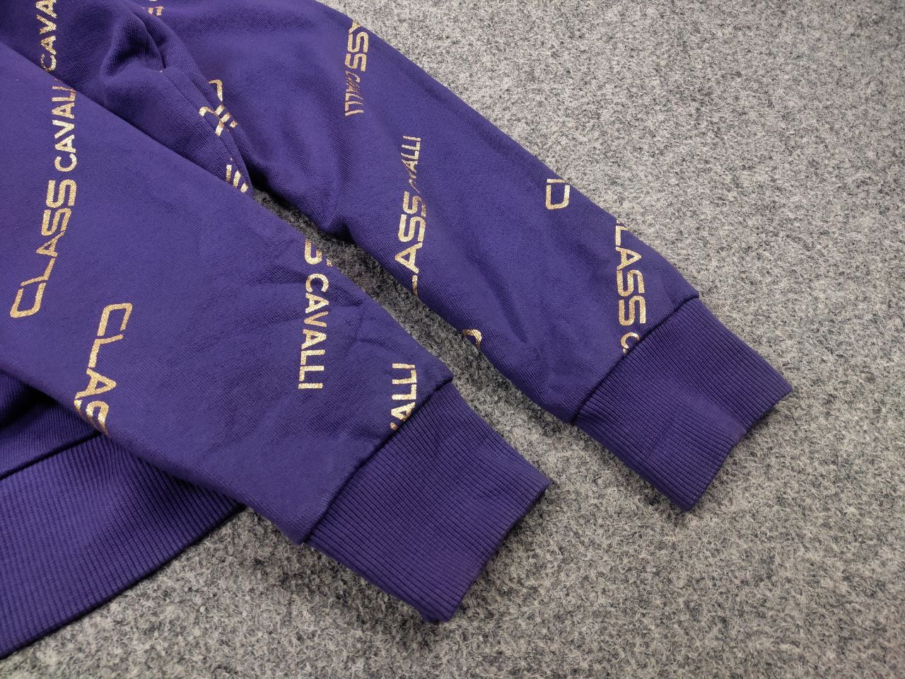 Roberto Cavalli Roberto Cavalli class Design Purple Monogram Logo Sweatshirt Size US S / EU 44-46 / 1 - 10 Thumbnail