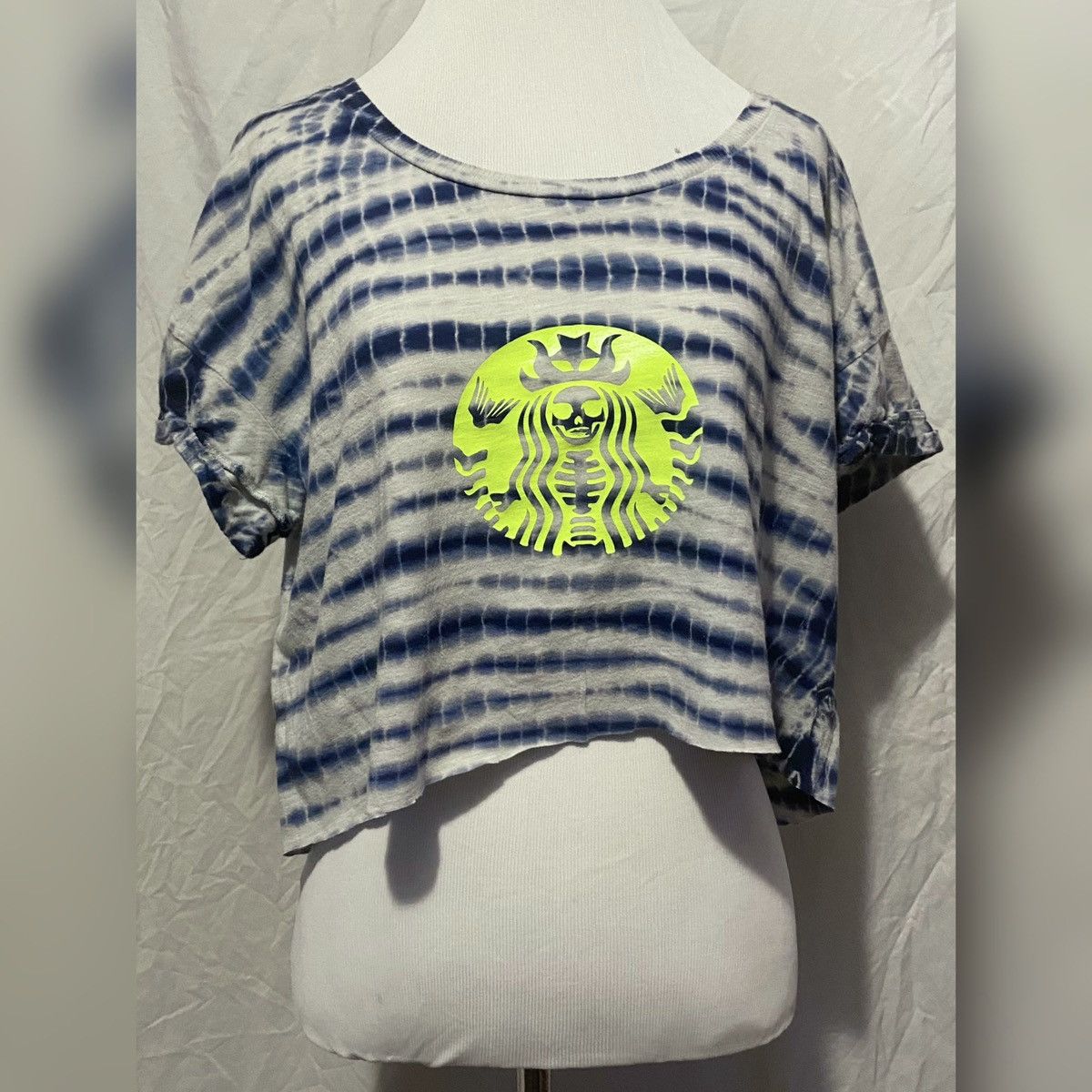 DKNY DKNY, Neon Creepy Skeleton, Tie Dye, Raw Hem, Cropped Tee Size M / US 6-8 / IT 42-44 - 13 Thumbnail