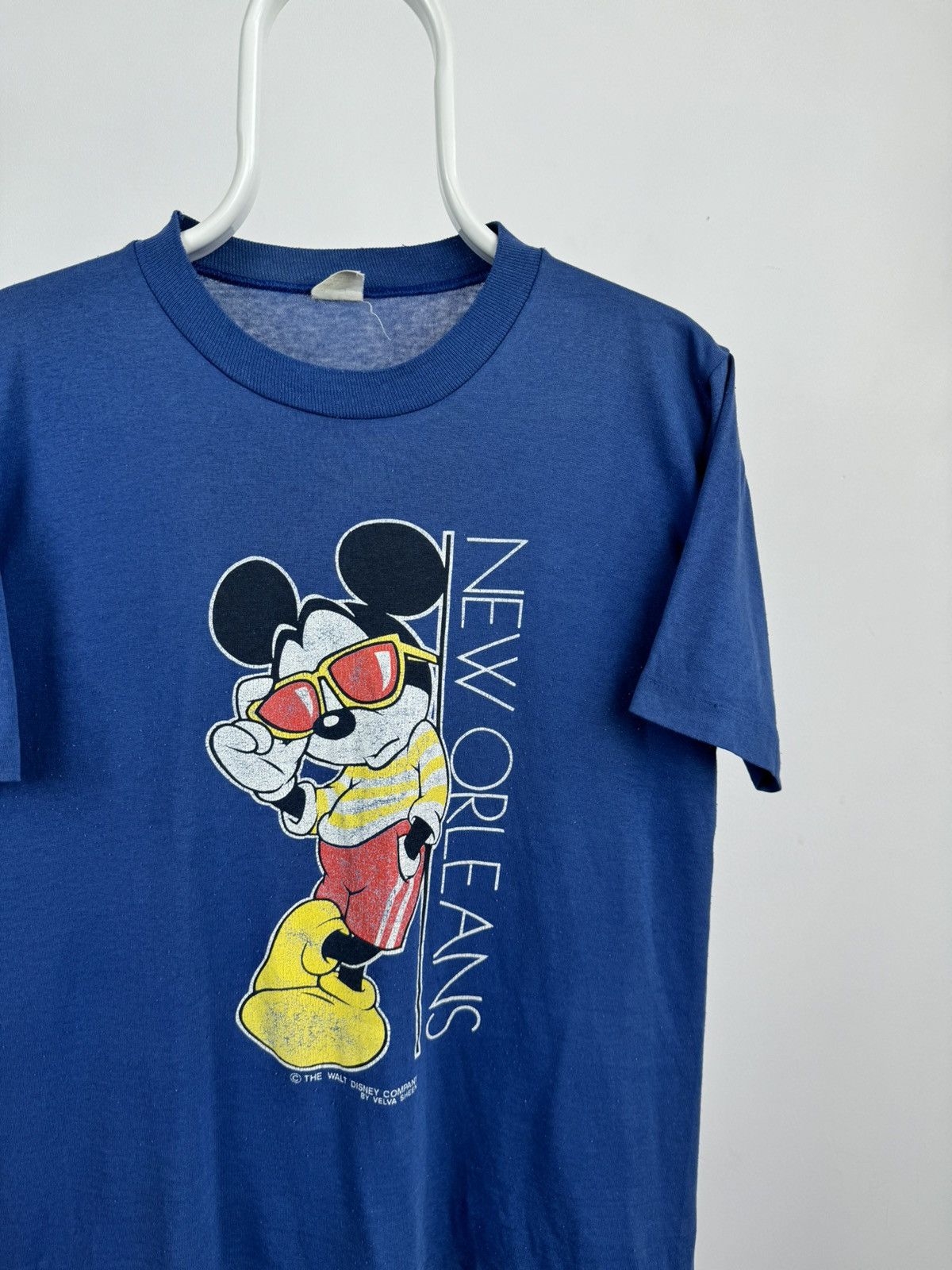 Vintage Vintage Velva Sheen Mickey Mouse The Walt Disney Company Tee Size US M / EU 48-50 / 2 - 2 Thumbnail