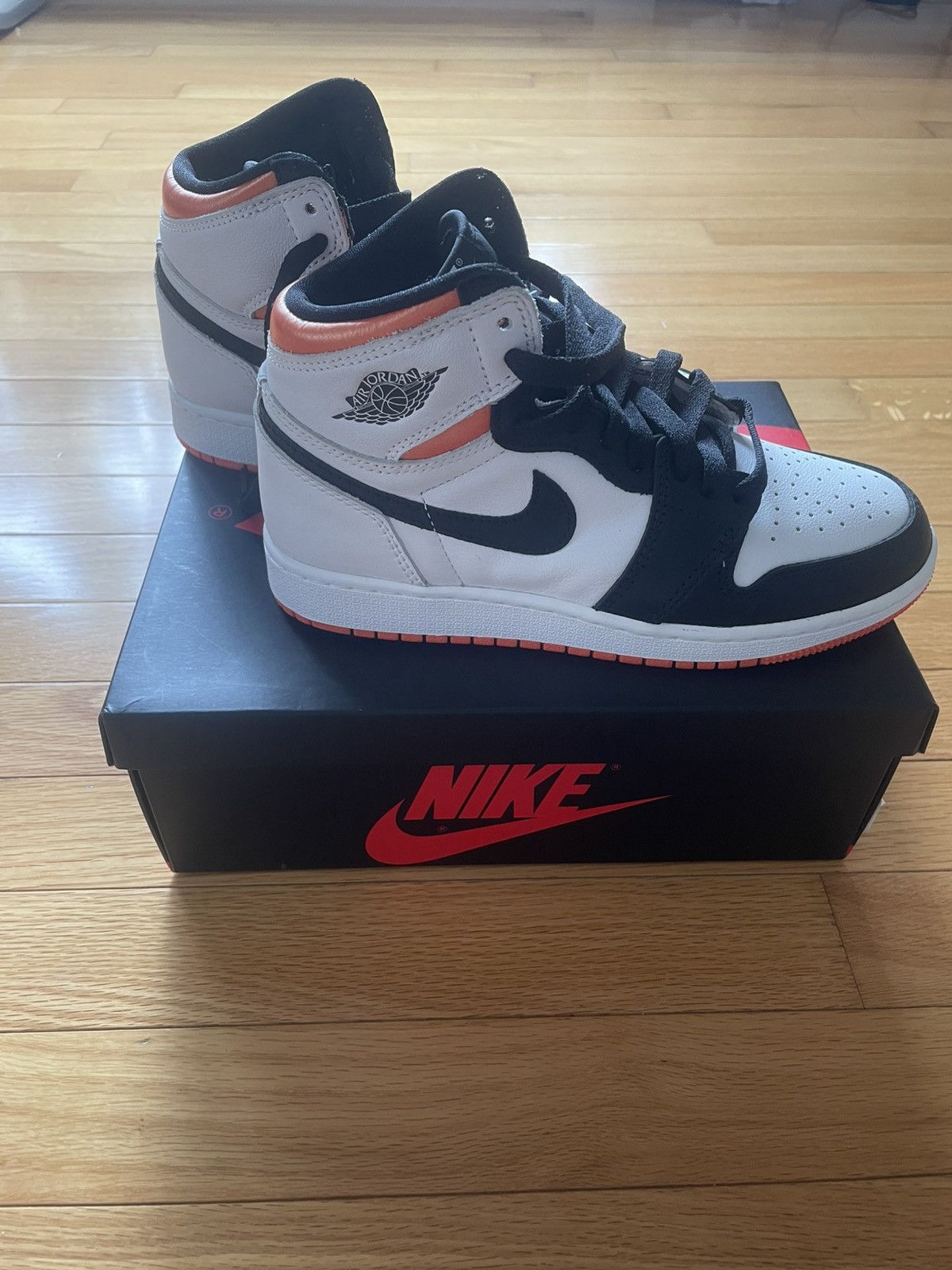 Nike Nike Jordan 1 Retro High - Electro Orange - Size 4.5Y Size US 5 / EU 37 - 3 Thumbnail