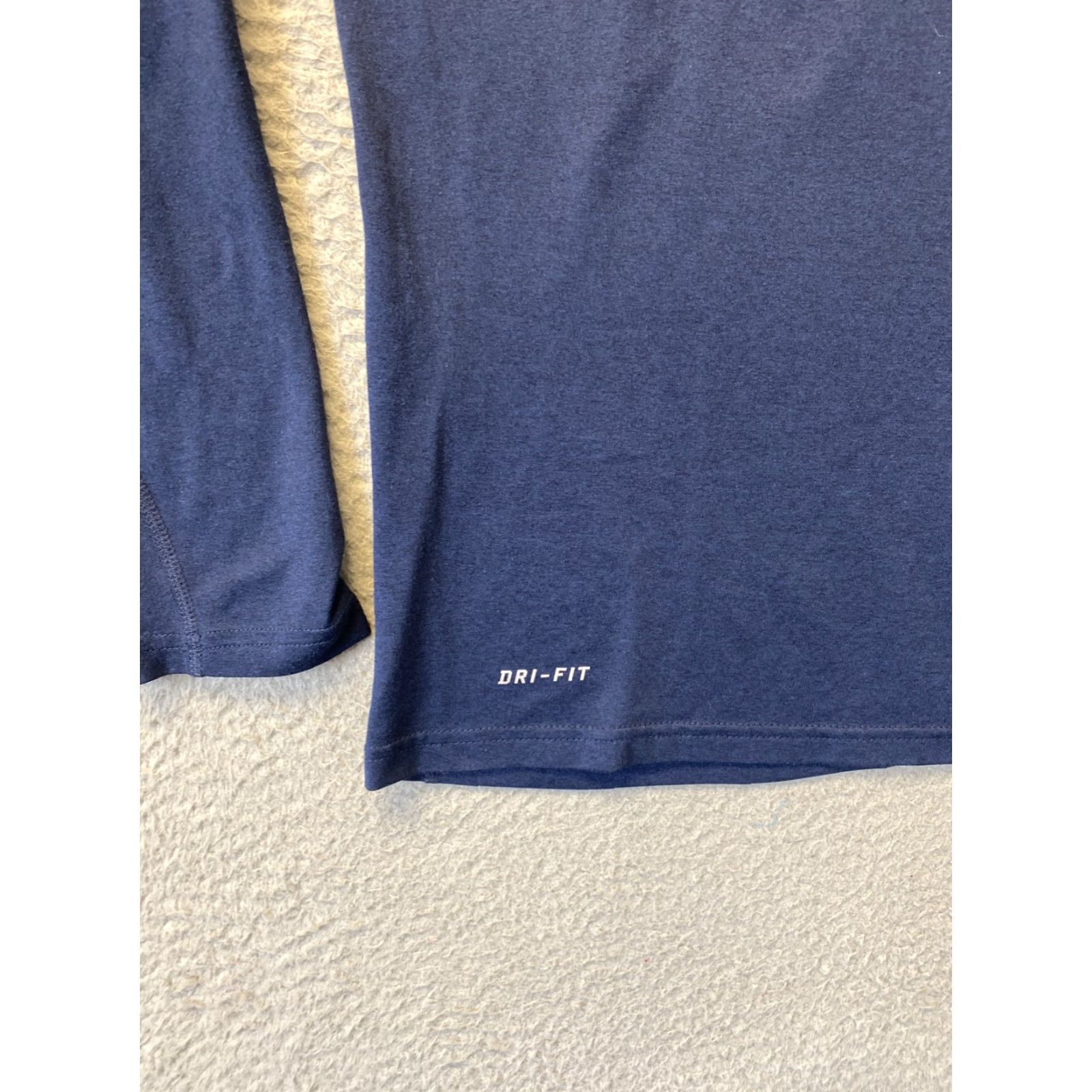 Nike Nike Dri-Fit Shirt Men's Size S Athletic Long Sleeve Navy /36-67 Base Layer Top Shirts & Tops Tank Running Football Activewear Size US S / EU 44-46 / 1 - 3 Thumbnail