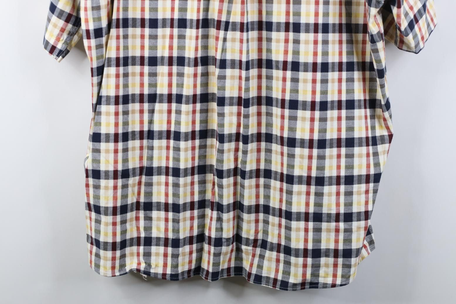 Vintage Vintage 90s Streetwear Short Sleeve Collared Button Shirt Size US XL / EU 56 / 4 - 11 Thumbnail