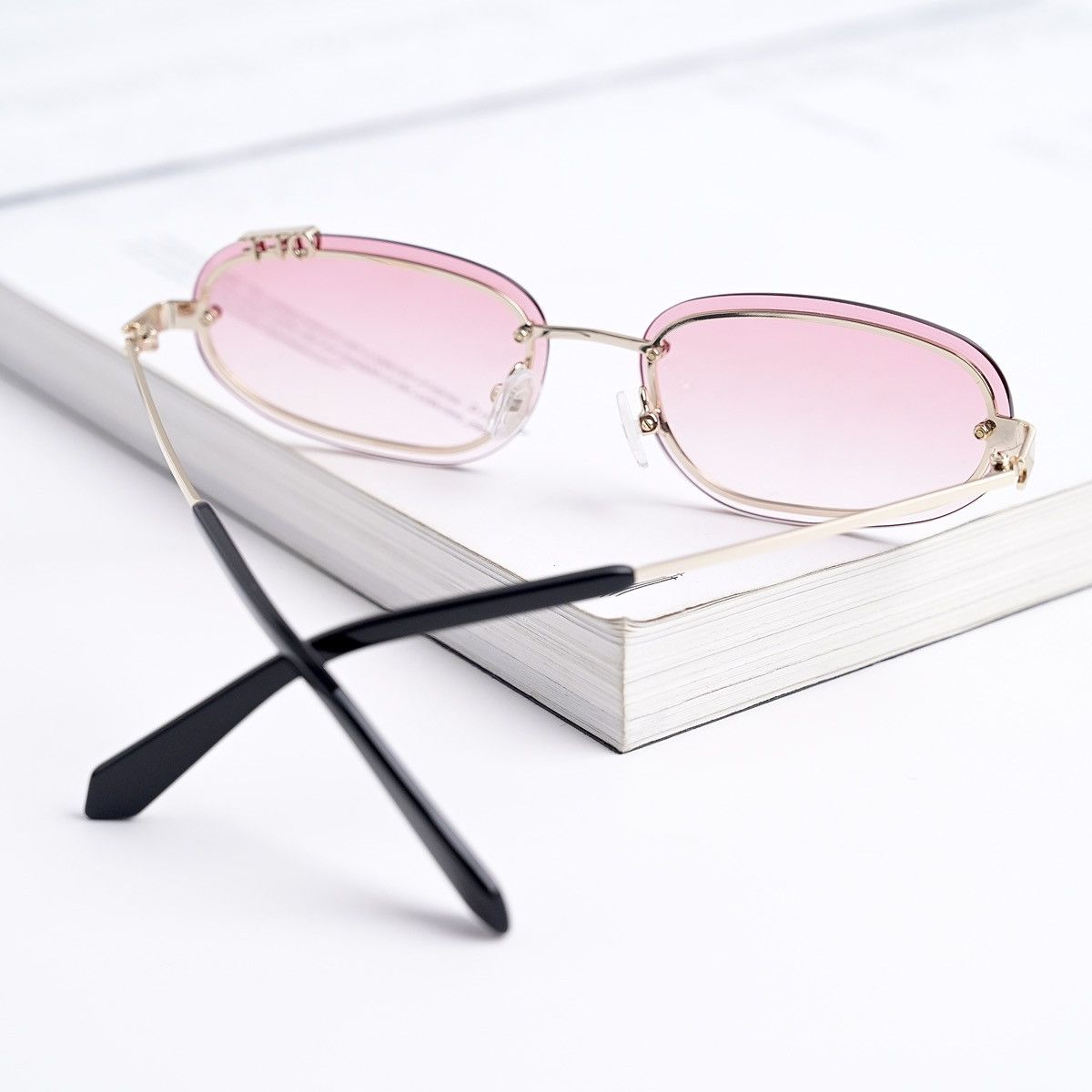 Off-White OFF WHITE MIAMI GOLD GRADIENT RED SUNGLASSES Size ONE SIZE - 12 Thumbnail