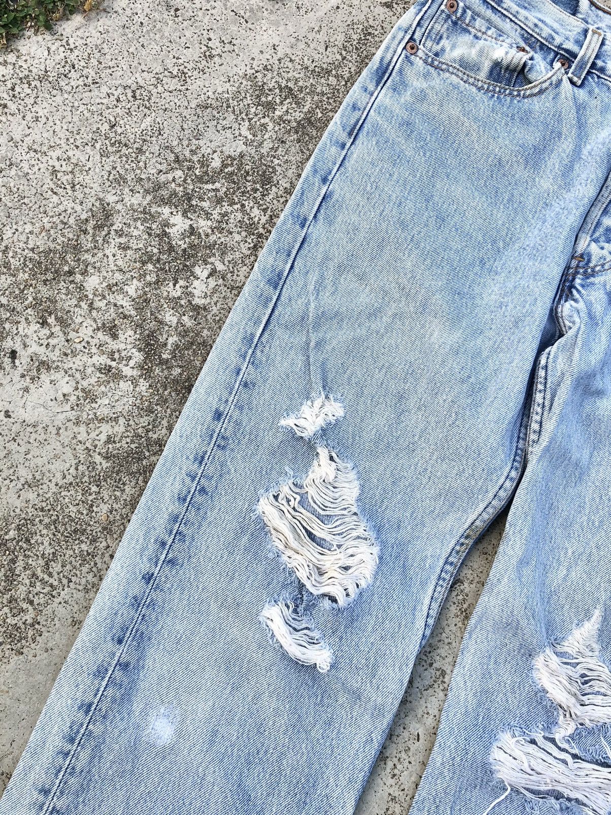 Levi's VINTAGE LEVIS 501 90s DISTRESSED DENIM Size US 30 / EU 46 - 2 Thumbnail
