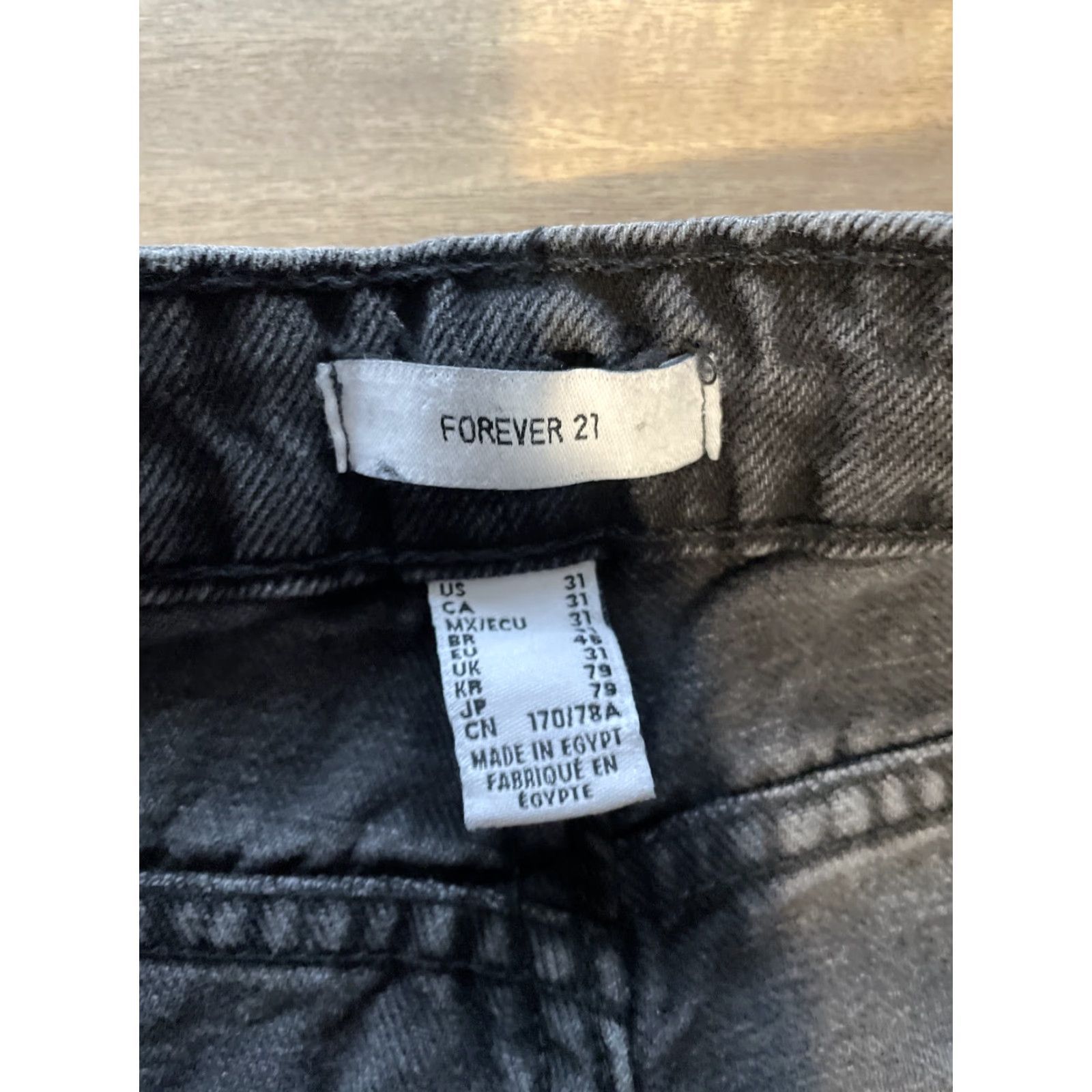 Forever 21 FOREVER 21 Jeans Women's 31 Straight Denim Black 100% Cotton Distressed Zipper Button Pockets Inseam 26" 33x26 NWT Size 24" / US 00 / IT 34 - 3 Thumbnail