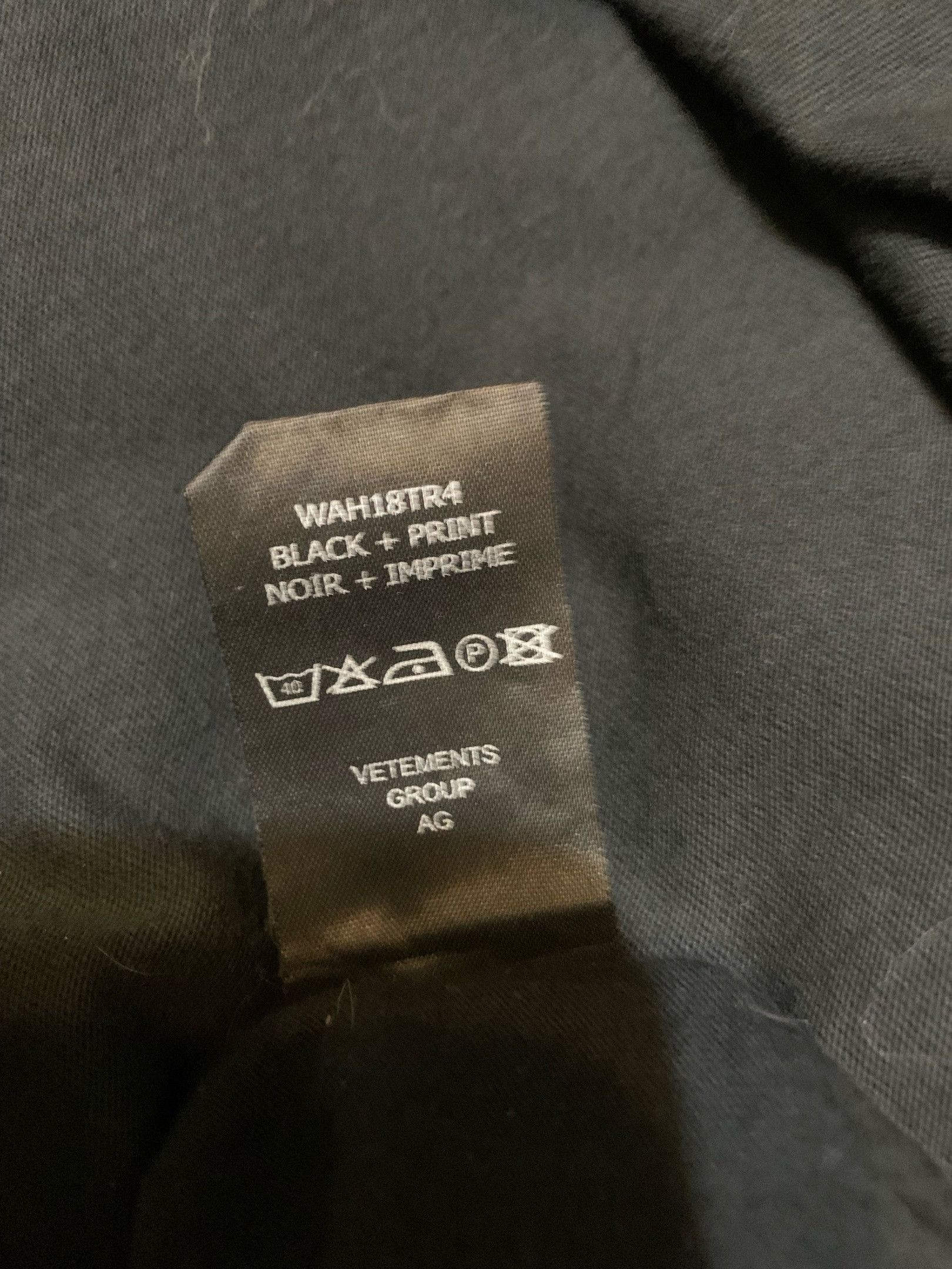Vetements Vetements FW18 “Titanic Kiss” Size US XS / EU 42 / 0 - 7 Thumbnail