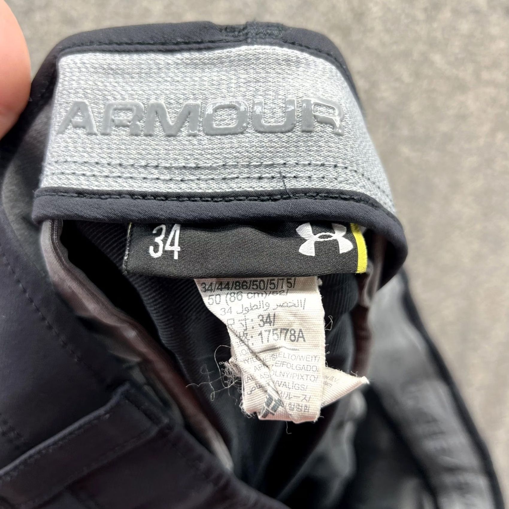 Under Armour Under Armour Shorts Mens 34 Black HeatGear Golf Chino Performance 10 Inseam Size US 34 / EU 50 - 5 Thumbnail