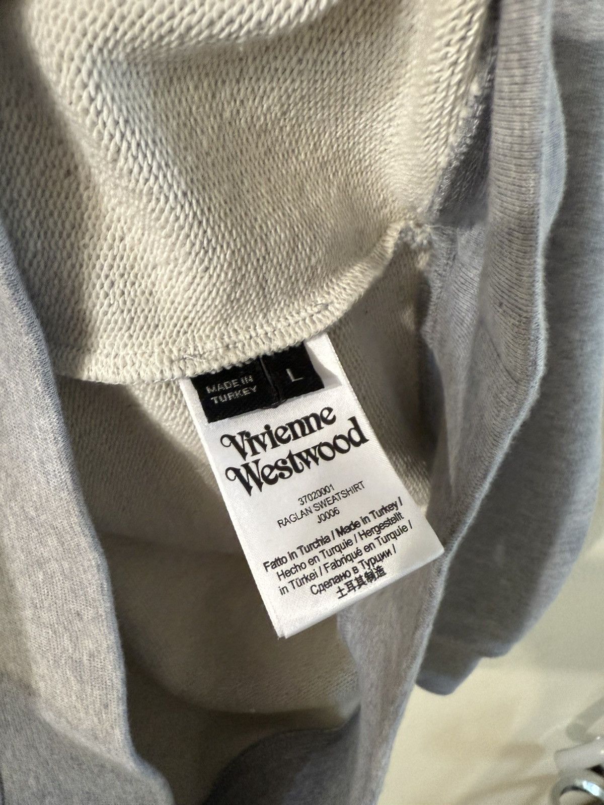Vivienne Westwood Vivienne Westwood Gray Orb Logo Crewneck Size US L / EU 52-54 / 3 - 5 Thumbnail