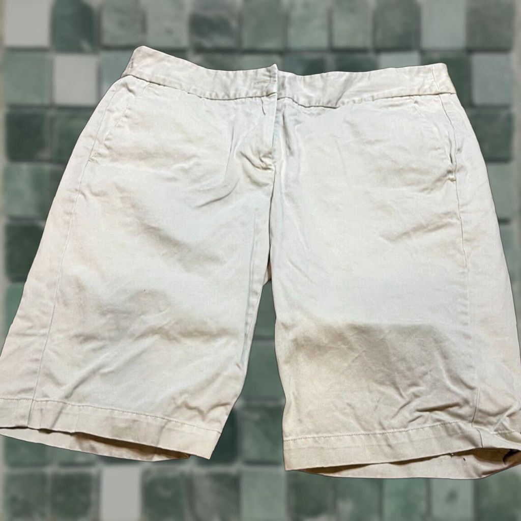 Tommy Bahama Tommy Bahama Shorts Womens Size 6 Beige Relaxed Regular 6 Womens George Shorts Mens Size 32 Gray missinin a bottom Size 28" / US 6 / IT 42 - 1 Thumbnail