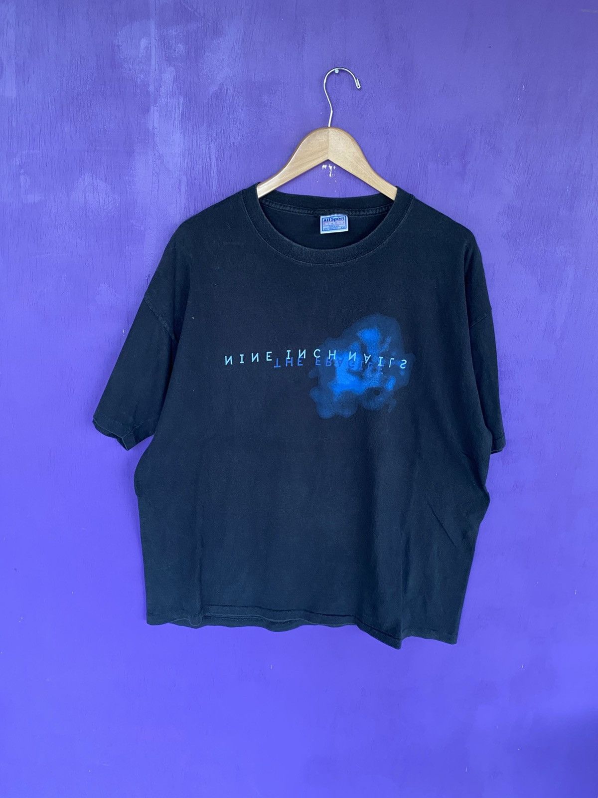Band Tees Vintage 90s Nine inch nails faded band tee Size US XL / EU 56 / 4 - 1 Thumbnail
