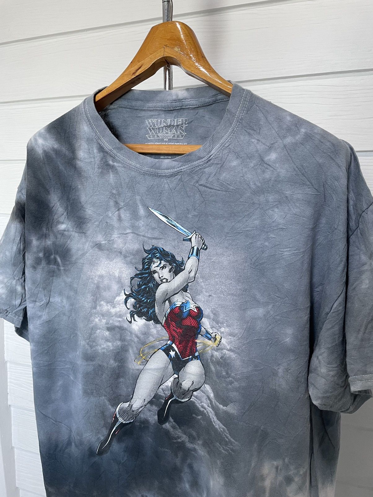DC Comics WONDER WOMAN TIE DYE (2017) Size US XL / EU 56 / 4 - 2 Thumbnail