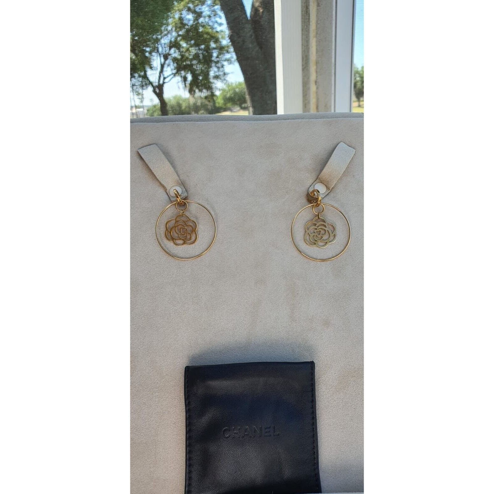 Chanel chanel camellia earrings 18 K Yellow Gold Size ONE SIZE - 1 Thumbnail