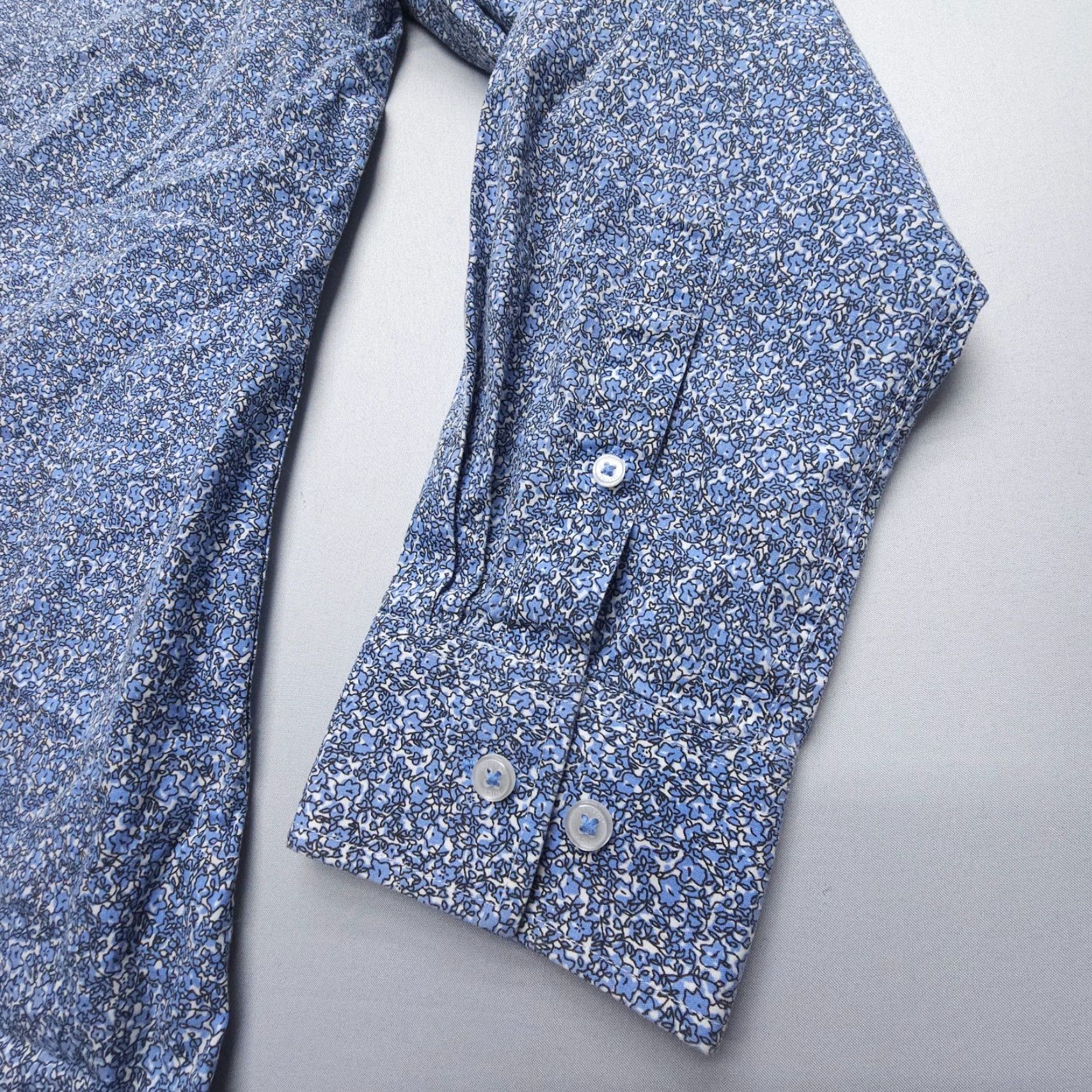 Vintage Nick Graham Floral Print Shirt Mens Slim 15.5 Blue Floral Pattern, Long Sleeve, Button Cuff, Cotton Blend, Casual Shirt, Vintage: No Size US L / EU 52-54 / 3 - 5 Thumbnail