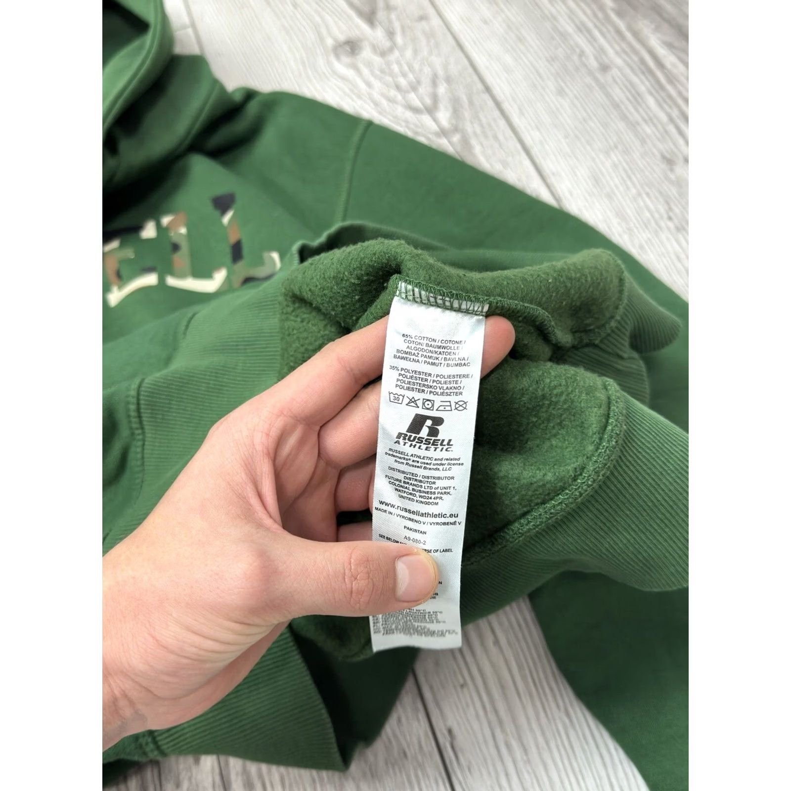 Russell Athletic Vintage Russell Athletic Hoodie Size L Green Big Logo Y2K Size US L / EU 52-54 / 3 - 7 Thumbnail