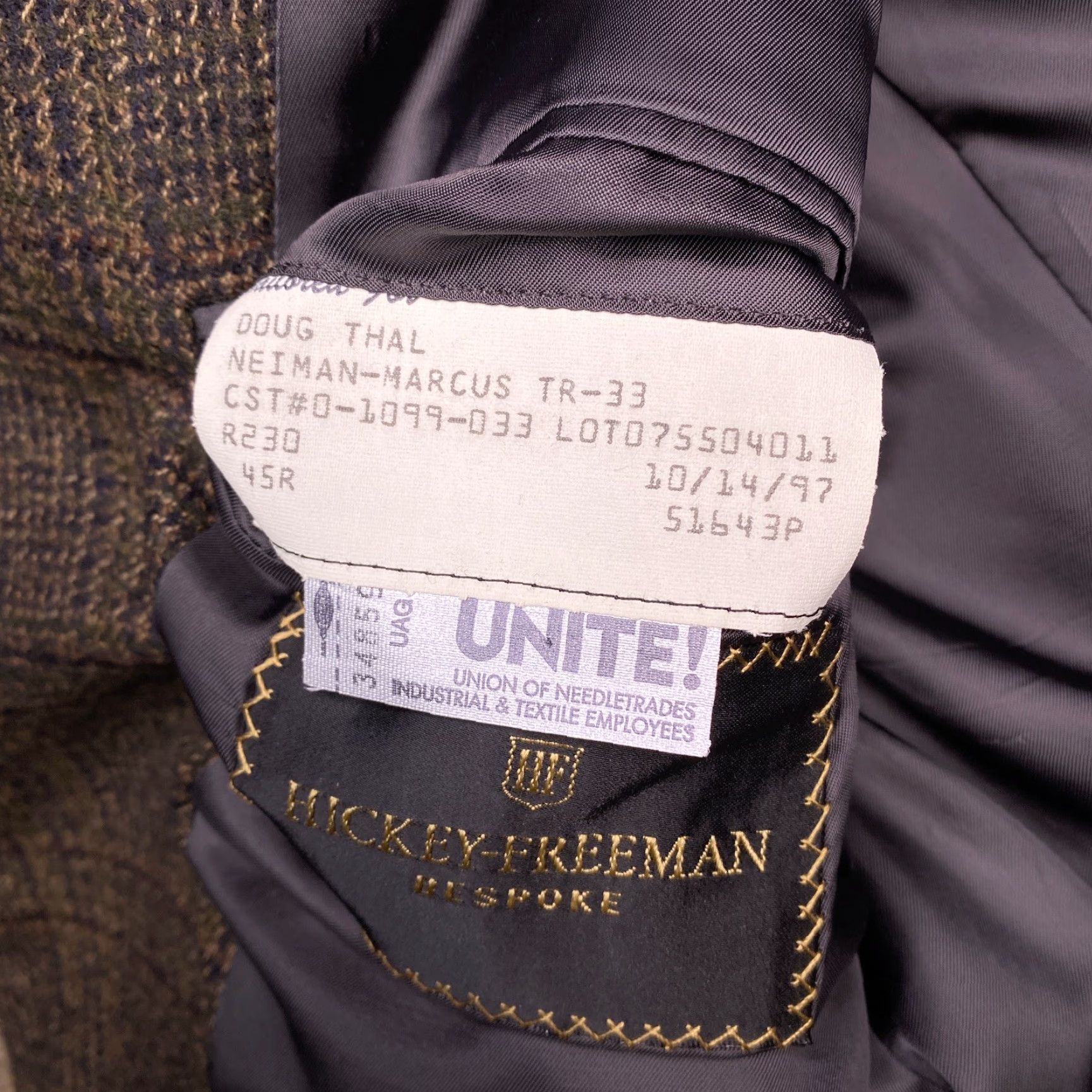 Vintage Hickey Freeman Blazer Sport Coat 45R Wool Tweed Plaid Brown Notch Single-Breasted Three-Button Mens Regular Vintage Brown Plaid Wool Blazer Size 48R - 6 Thumbnail