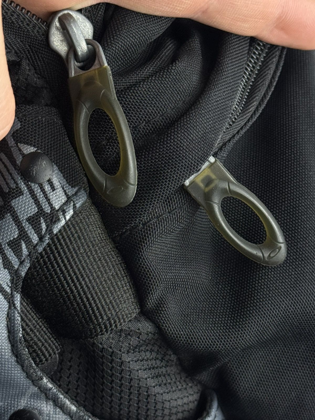 Oakley Vintage 00s Oakley Icon 2.0 Tactical Field Gear Graphic Edt Size ONE SIZE - 17 Thumbnail