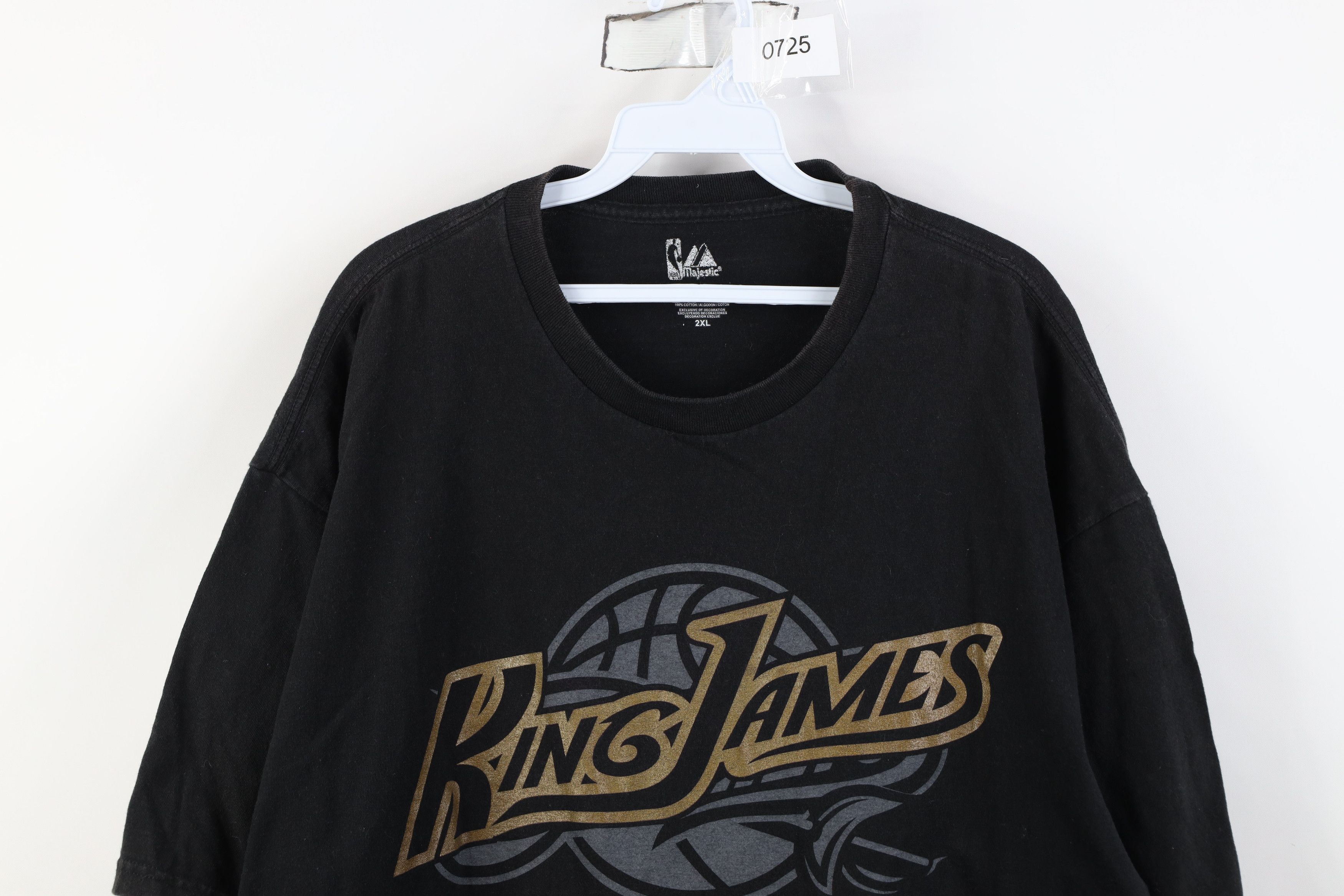 Majestic Vintage Majestic King James Lebron James Cleveland T-Shirt Size US XXL / EU 58 / 5 - 2 Thumbnail