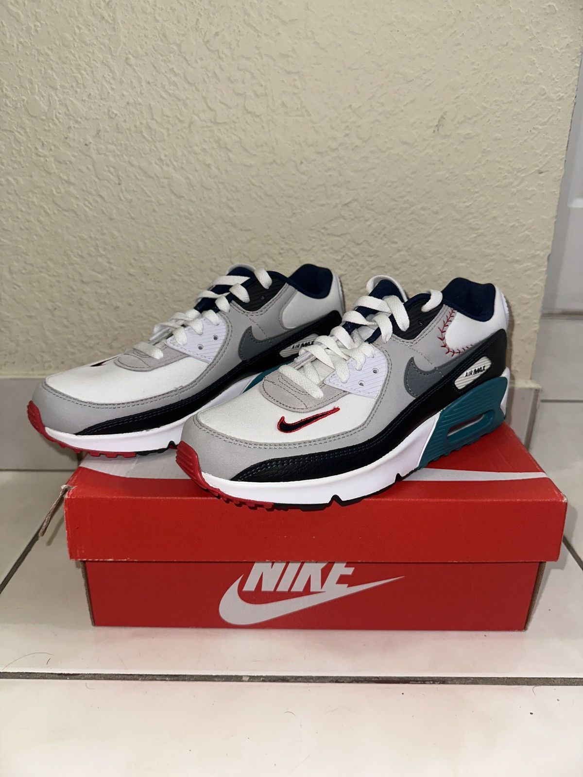 image of Nike Air Max 90 Gs Shoes, Women's (Size 7.5)