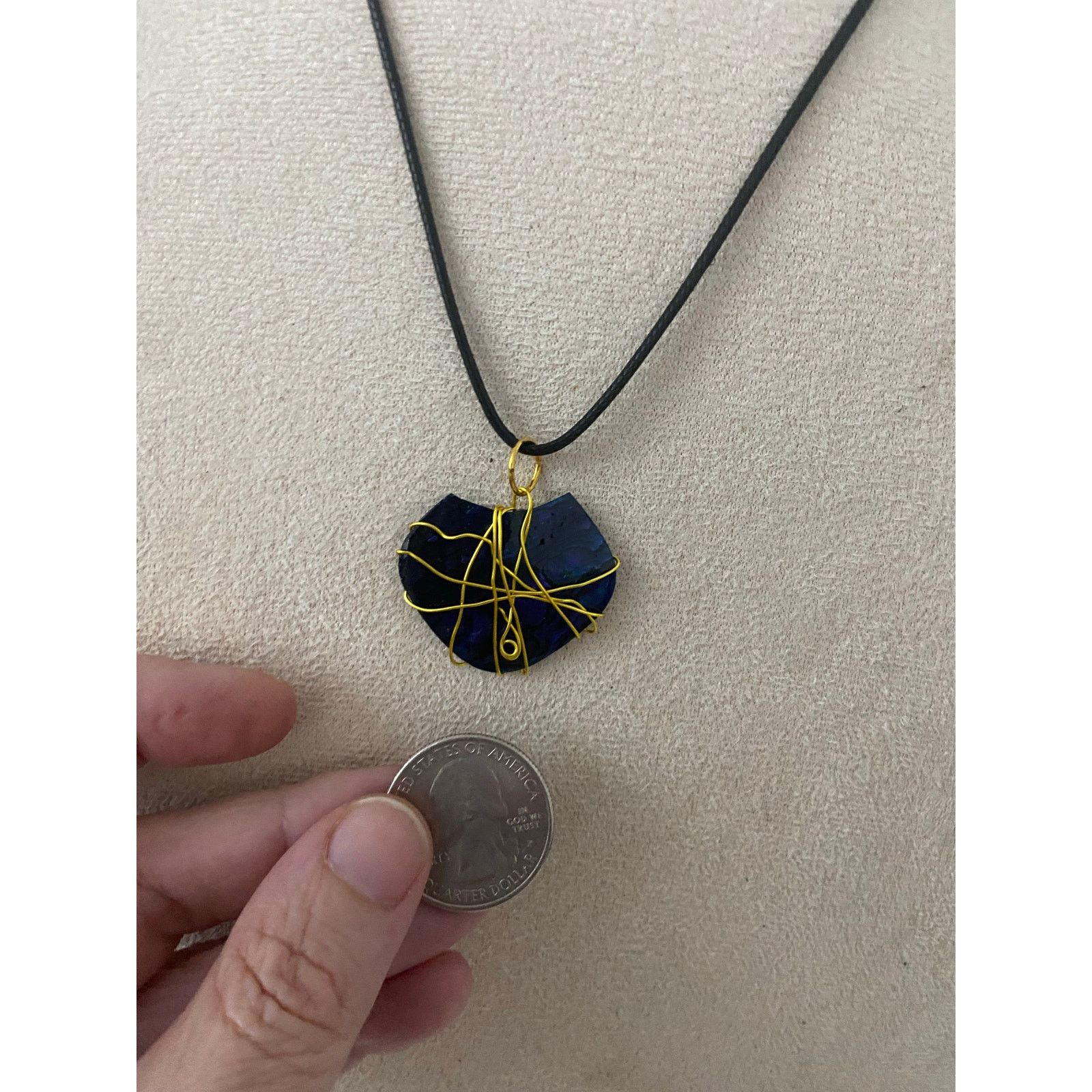 Handmade Blue shell pendant necklace Size ONE SIZE - 2 Thumbnail