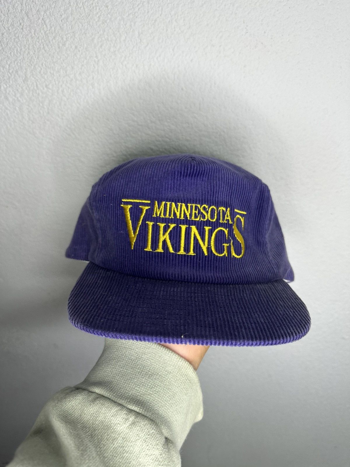 NFL Vintage Minnesota Vikings corduroy hat Size ONE SIZE - 1 Thumbnail