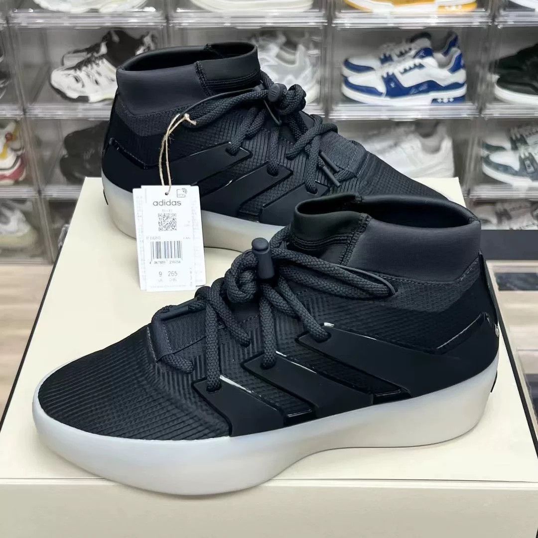 Adidas Adidas Black Designer Casual Streetwear Size US 10 / EU 43 - 1 Thumbnail