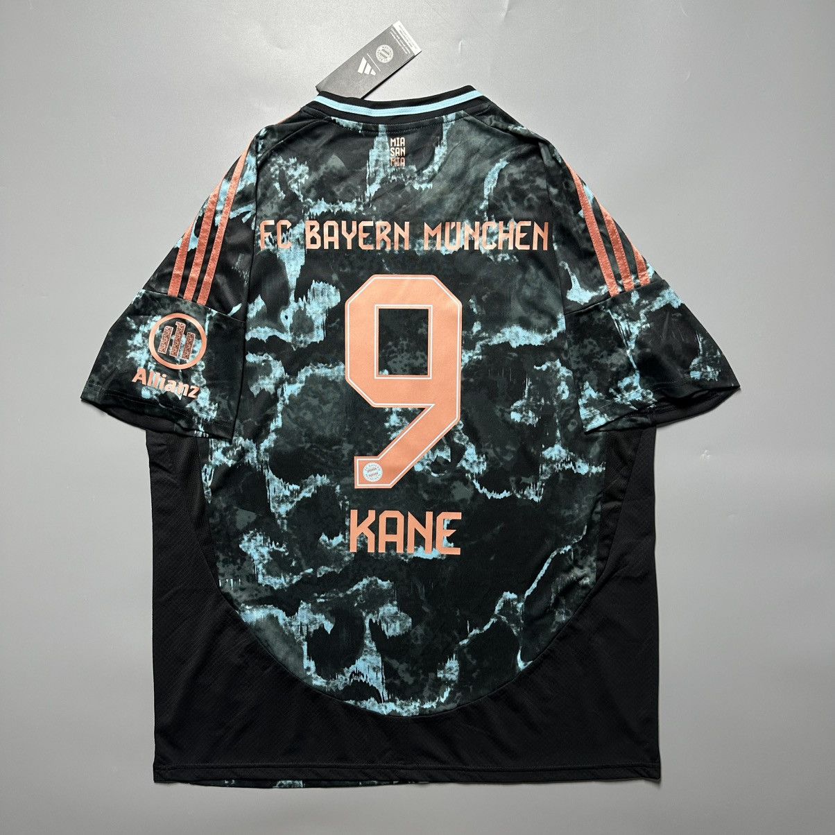 Vintage BAYERN ADIDAS 2024/2025 FOOTBALL AWAY JERSEY #9 KANE Size US XL / EU 56 / 4 - 1 Thumbnail