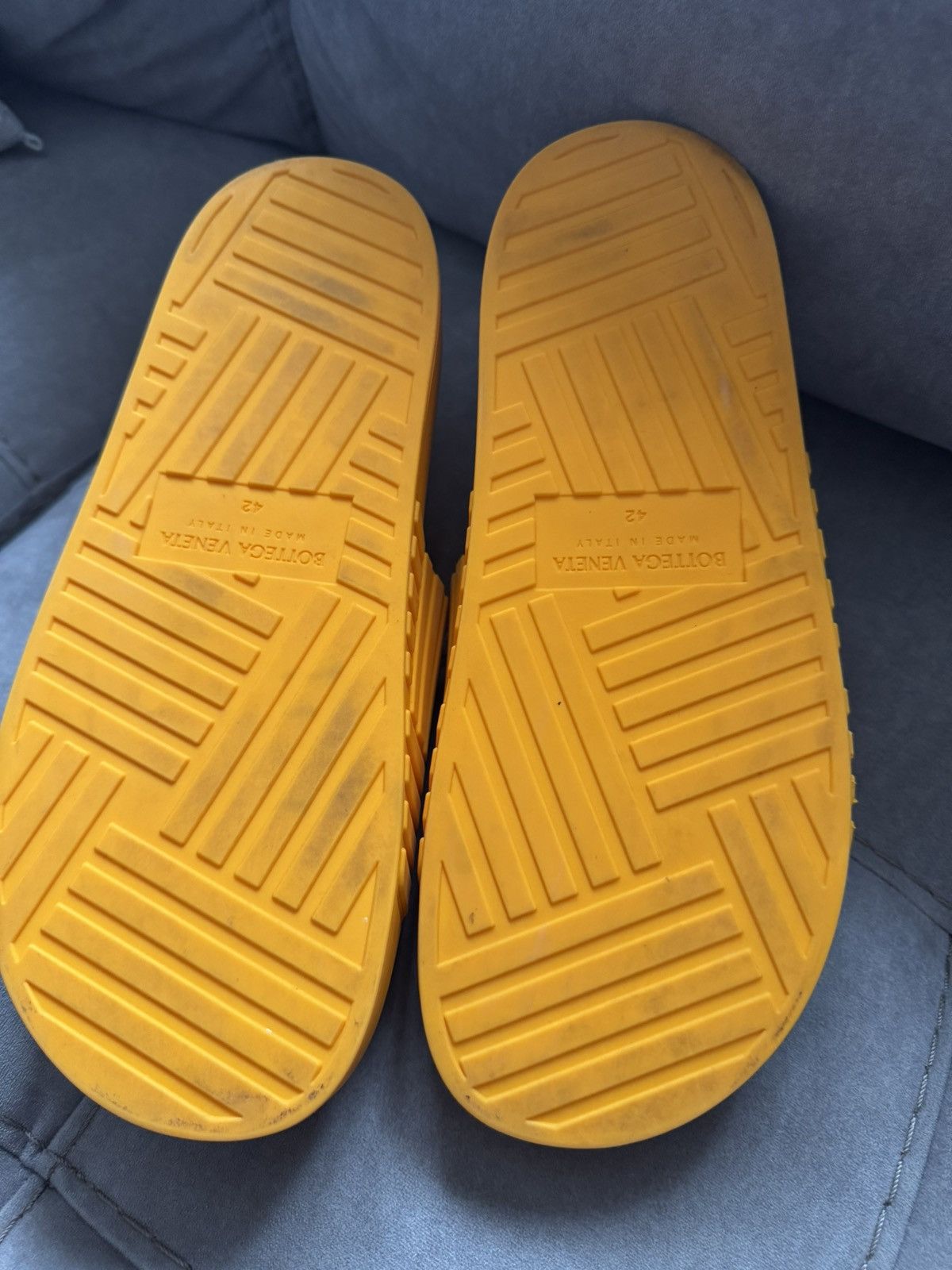 Bottega Veneta BOTTEGA VENETA sliders see photos with tape measurements fit Size US 9 / EU 42 - 5 Thumbnail