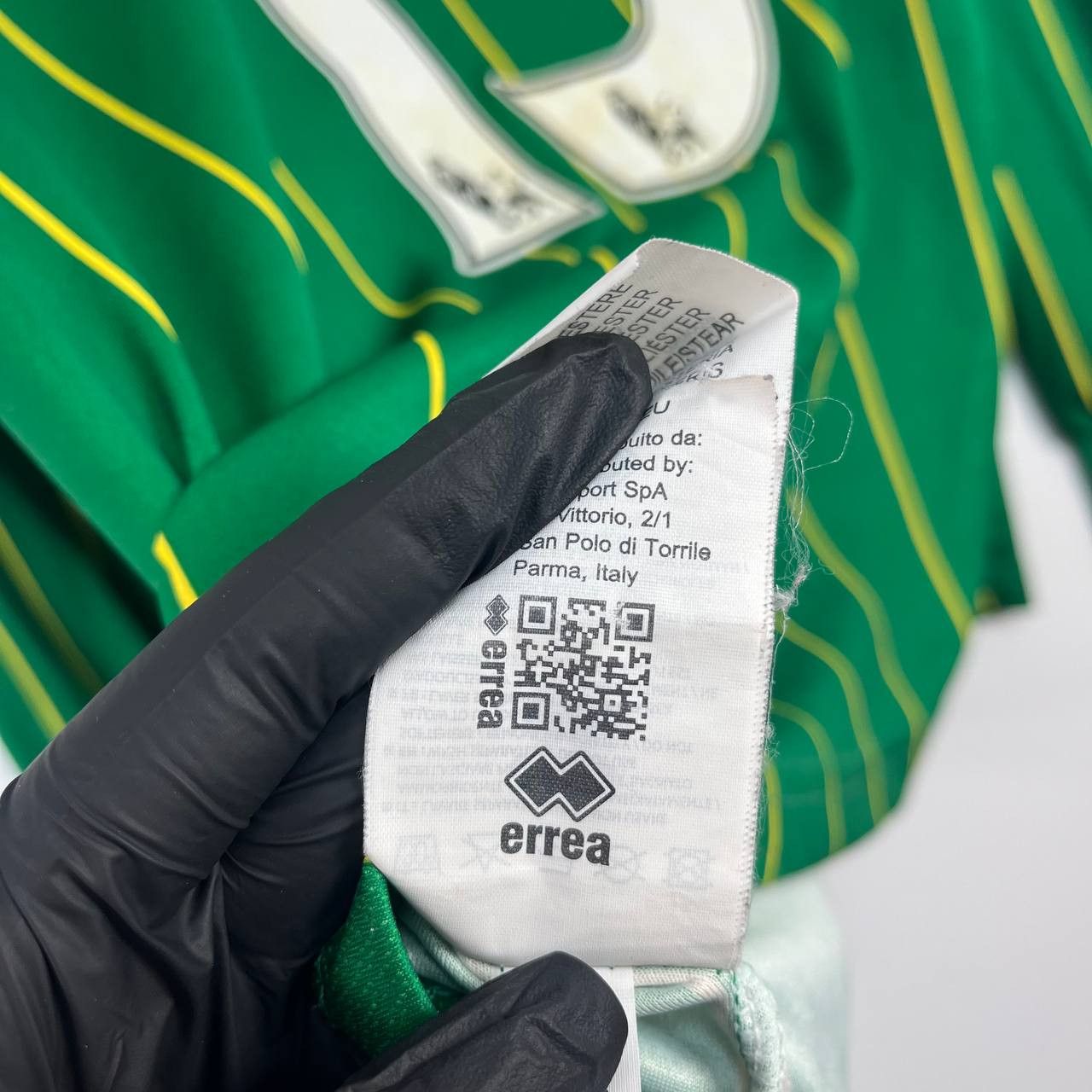 Errea Norwich City 2014 Home Shirt Football Errea Toffolo #15 L Size US L / EU 52-54 / 3 - 4 Thumbnail