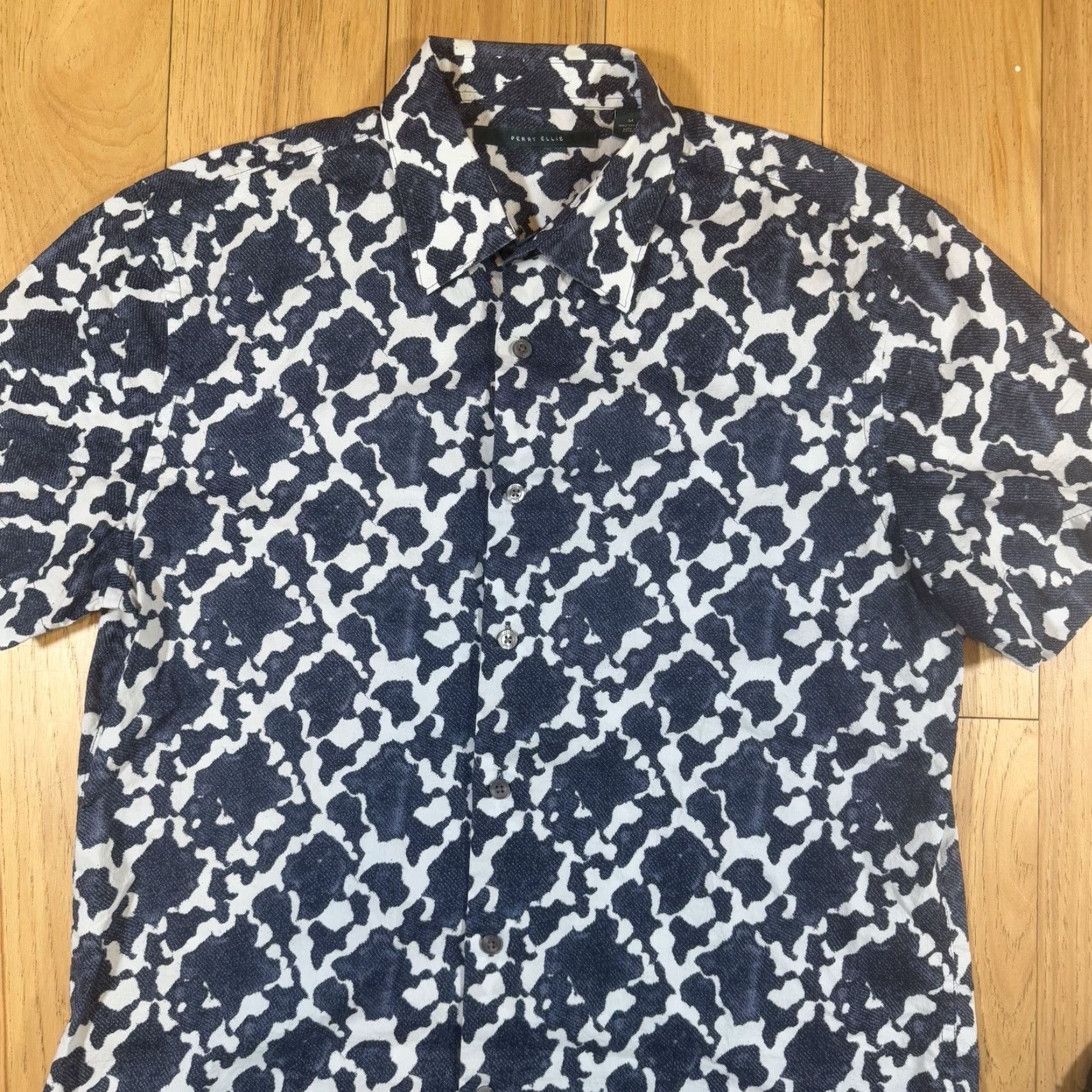 Perry Ellis Perry Ellis Shirt Mens M Short Sleeve Button-Up Blue White Camo Print Cotton Multicolor Colorful 90s (if applicable) Mens Size US M / EU 48-50 / 2 - 2 Thumbnail