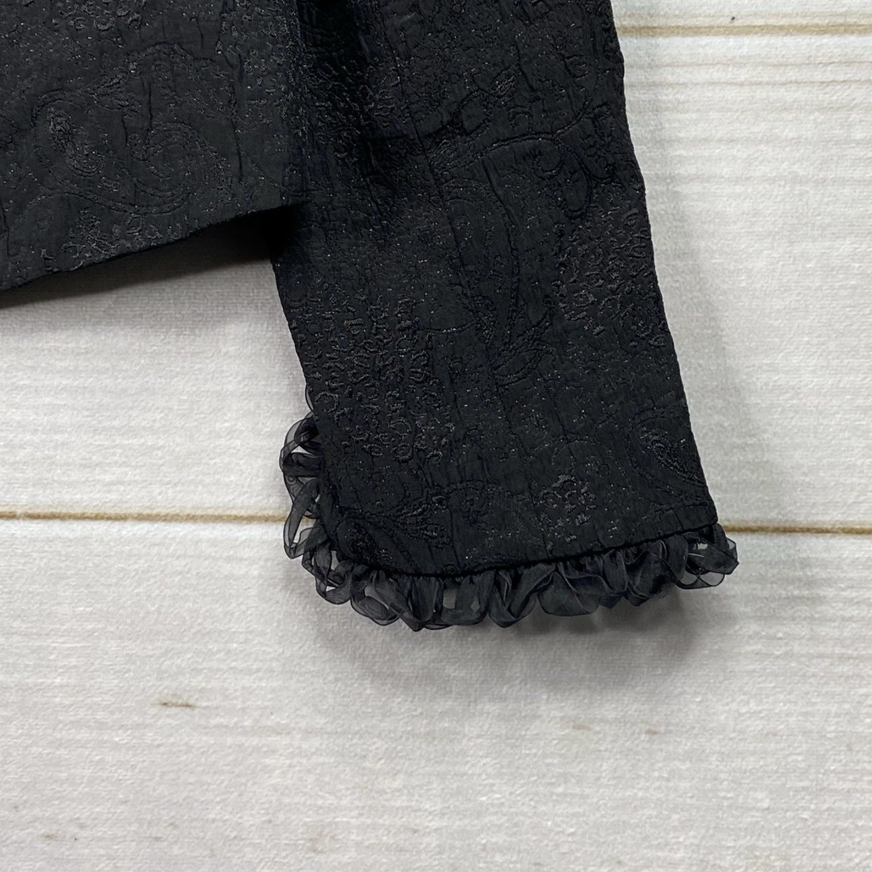 Vintage VINTAGE Spiegel Blazer Womens 4 Black Metallic Textured Lined Ruffled Trim Y2K 90s Blazer Womens 4 Black Size S / US 4 / IT 40 - 3 Thumbnail