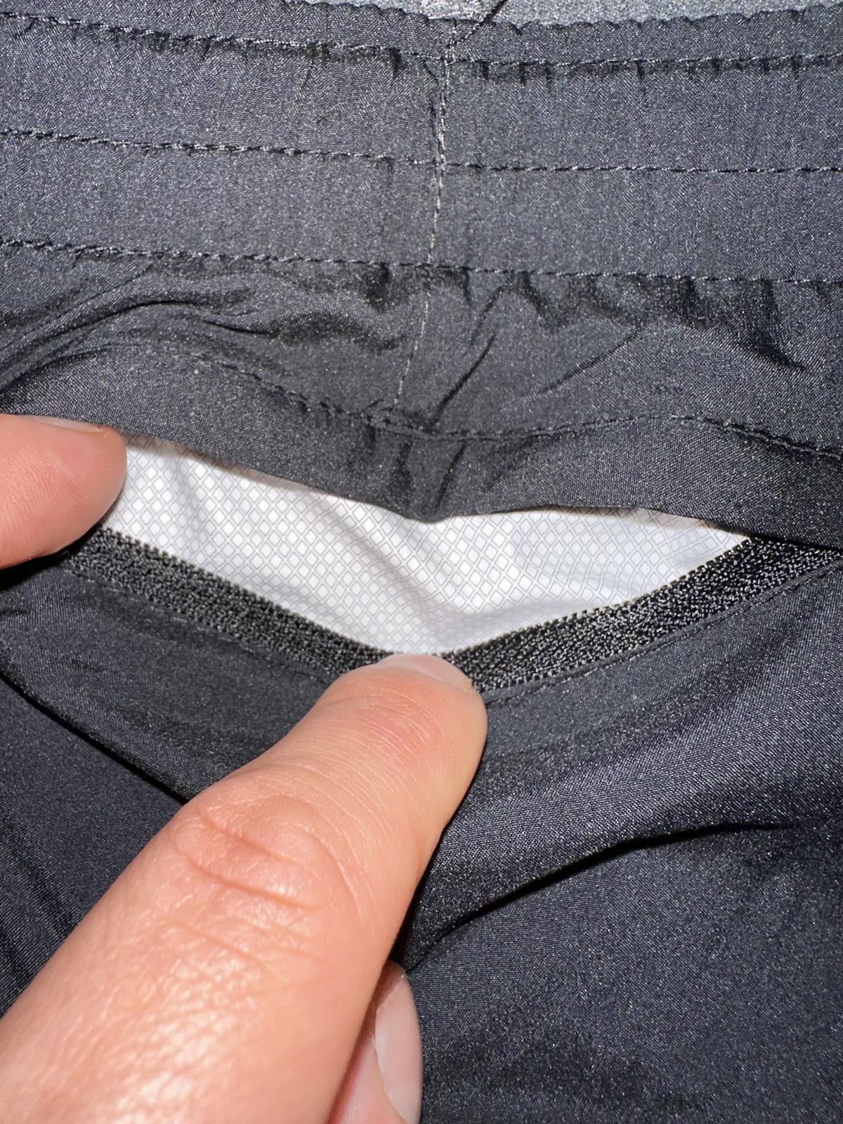 Nike Nike Women's Tempo Luxe 3" Black Running Shorts Size US 32 / EU 48 - 5 Thumbnail