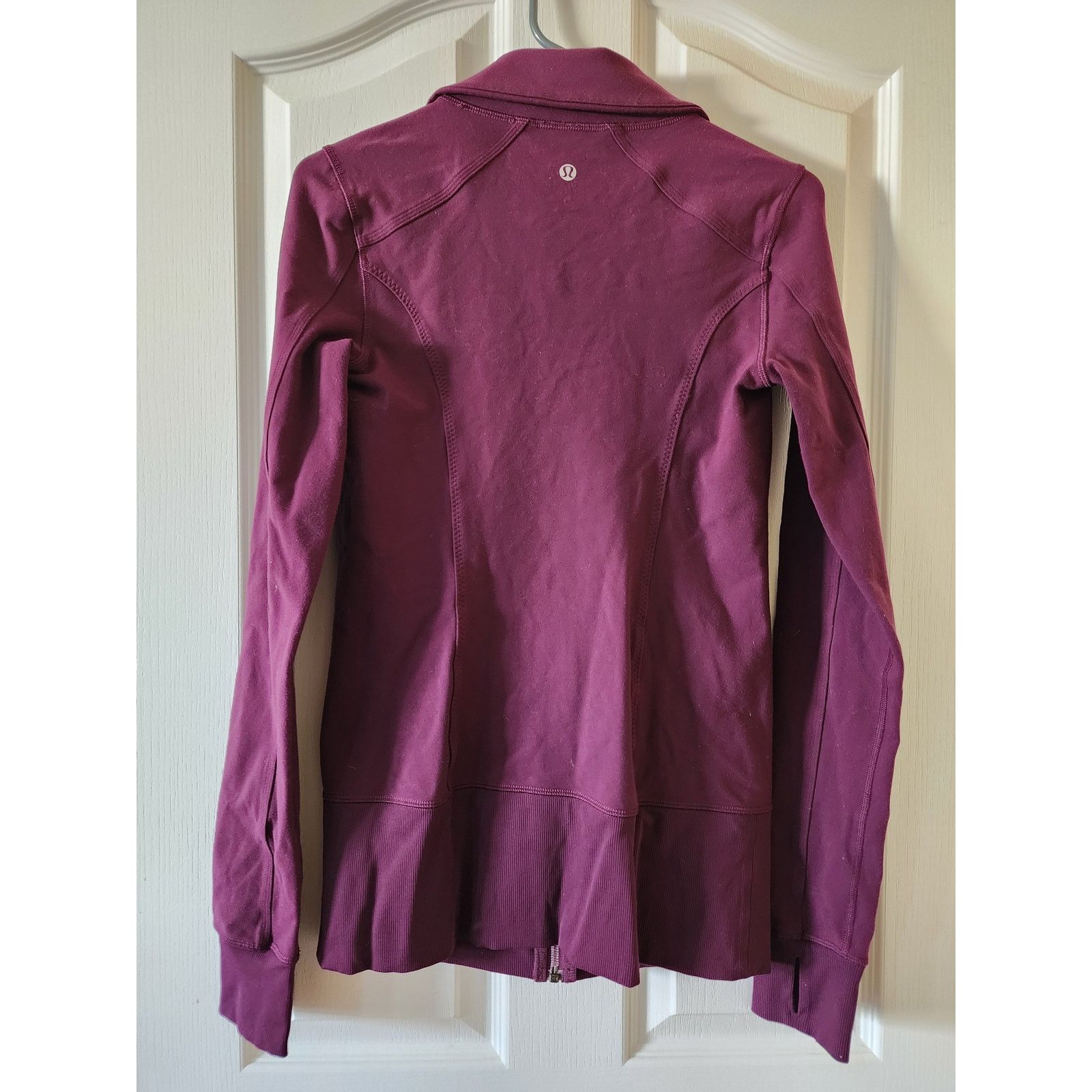 Lululemon Lululemon Nice Asana Jacket Plum Purple Size 6 Pow Stripe Size M / US 6-8 / IT 42-44 - 2 Thumbnail