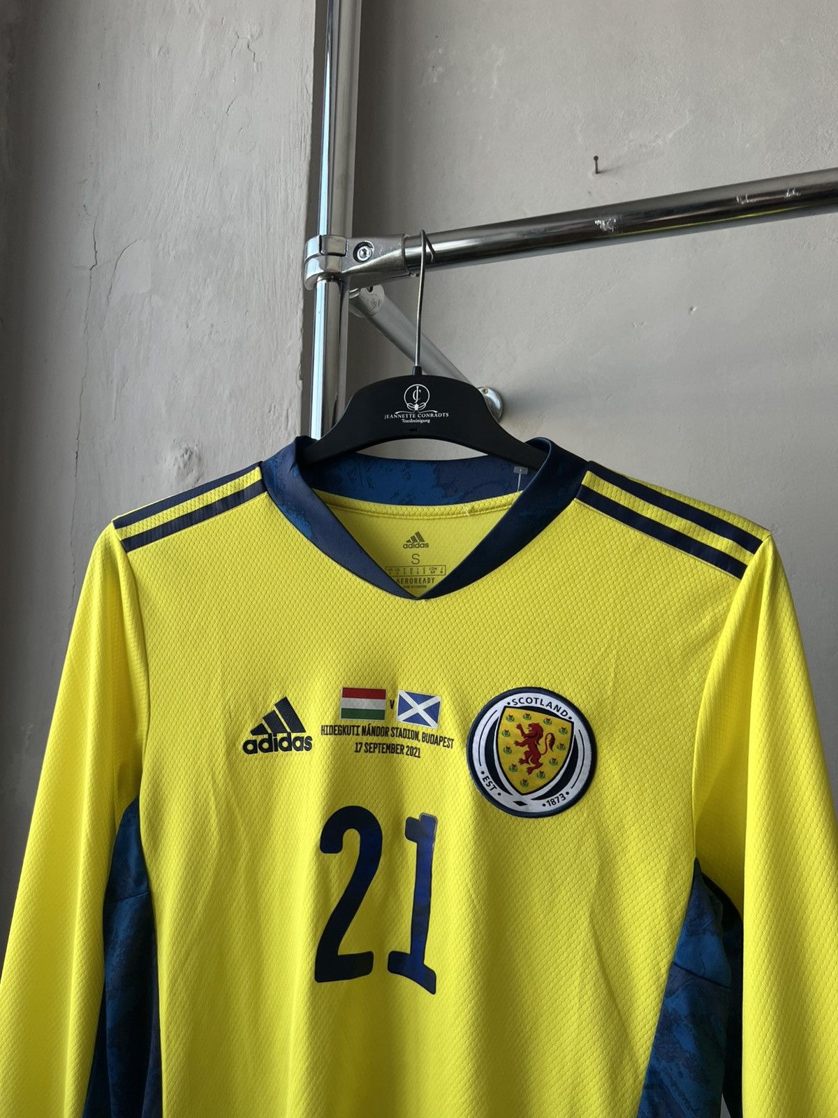 Adidas 2019 SCOTLAND TEAM #21 CUMINGS WORLD CUP SOCCER JERSEY S Size US S / EU 44-46 / 1 - 3 Thumbnail
