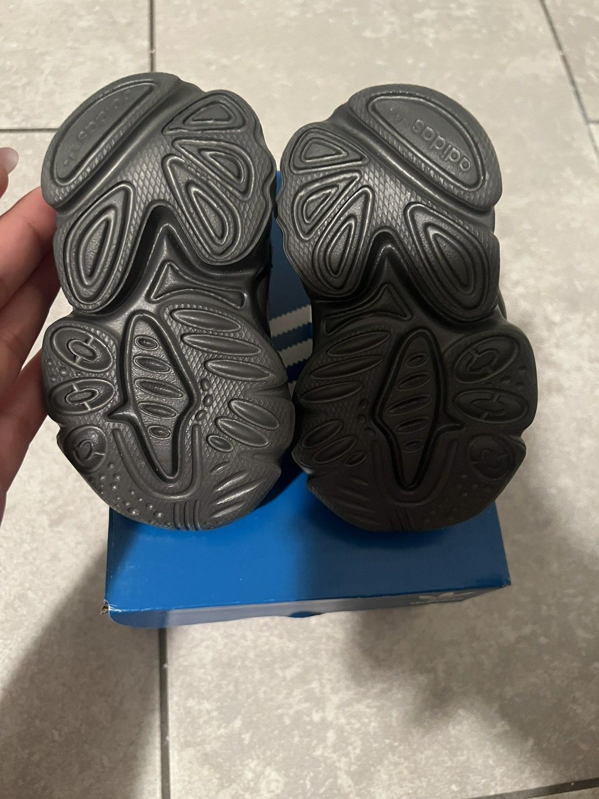 Adidas Adidas Toddler Ozweego I ‘Charcoal’ (2024) Size 4K Size US 5 / EU 37 - 7 Thumbnail