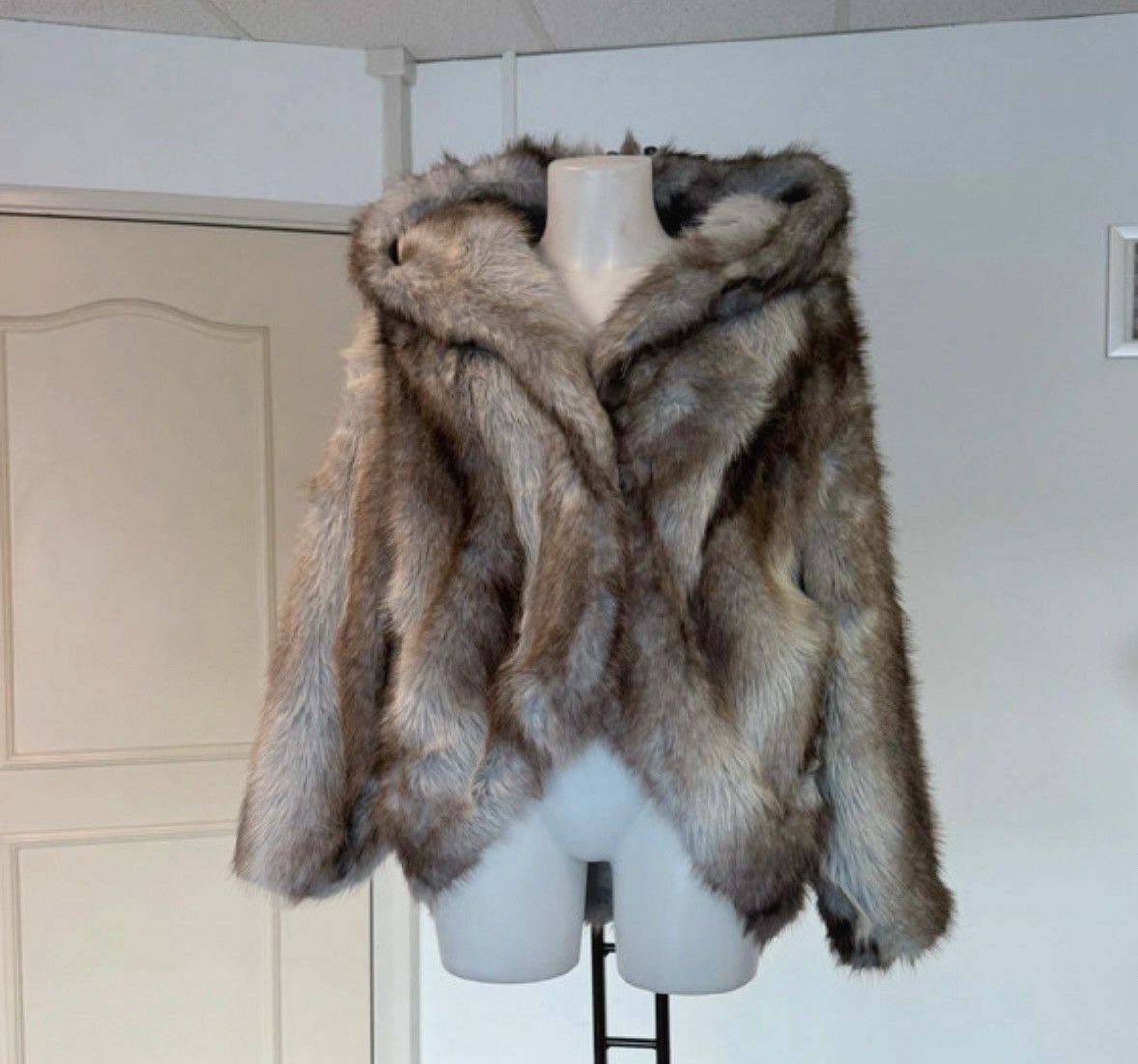 Other Vintage-Style Faux Fur Hooded Coat – Size M Size S / US 4 / IT 40 - 1 Thumbnail