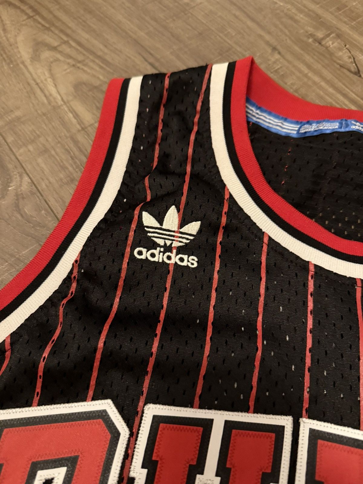 Mitchell & Ness Bulls jersey Size US M / EU 48-50 / 2 - 5 Thumbnail