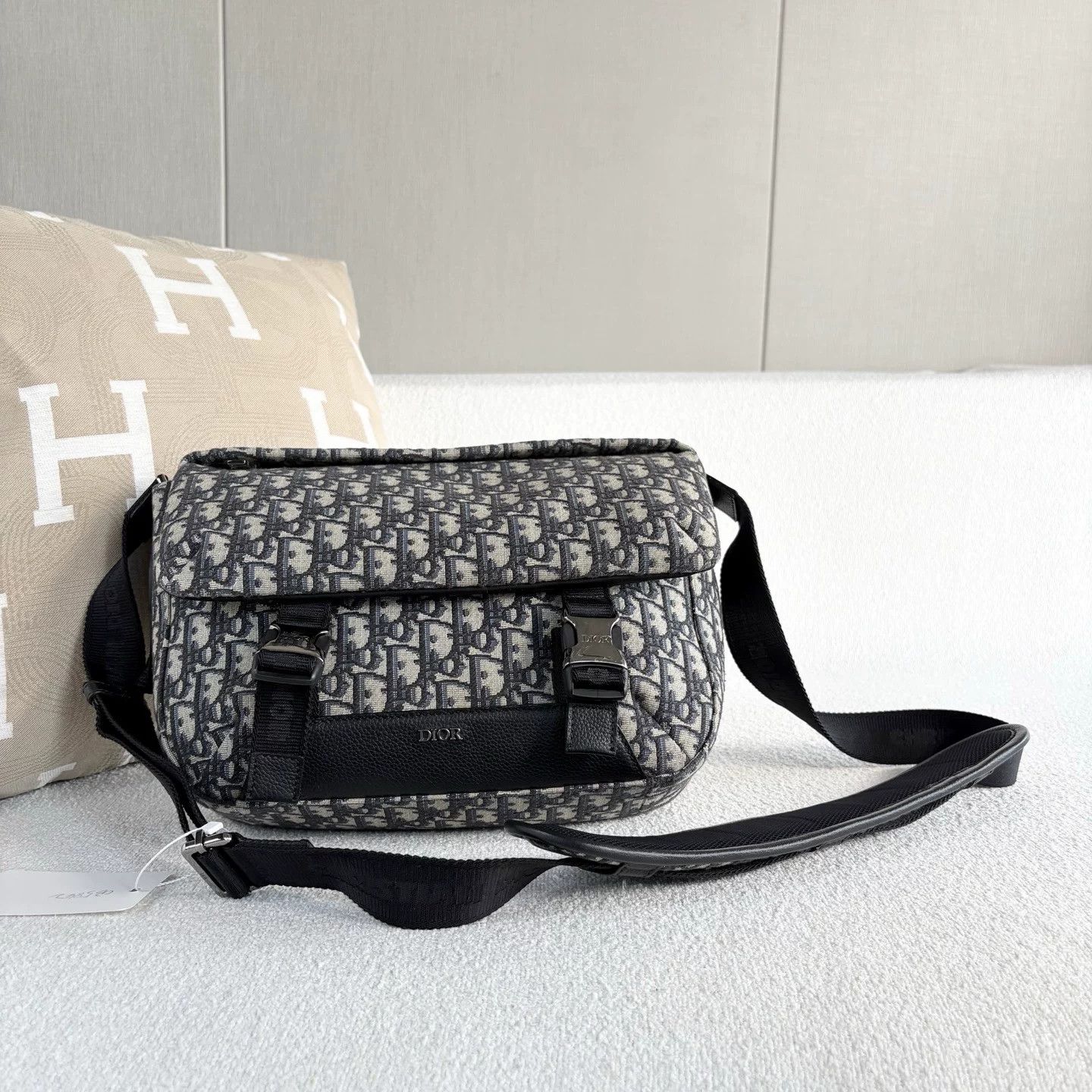 Dior Pre-loved Bag Very good condition Size ONE SIZE - 1 Thumbnail