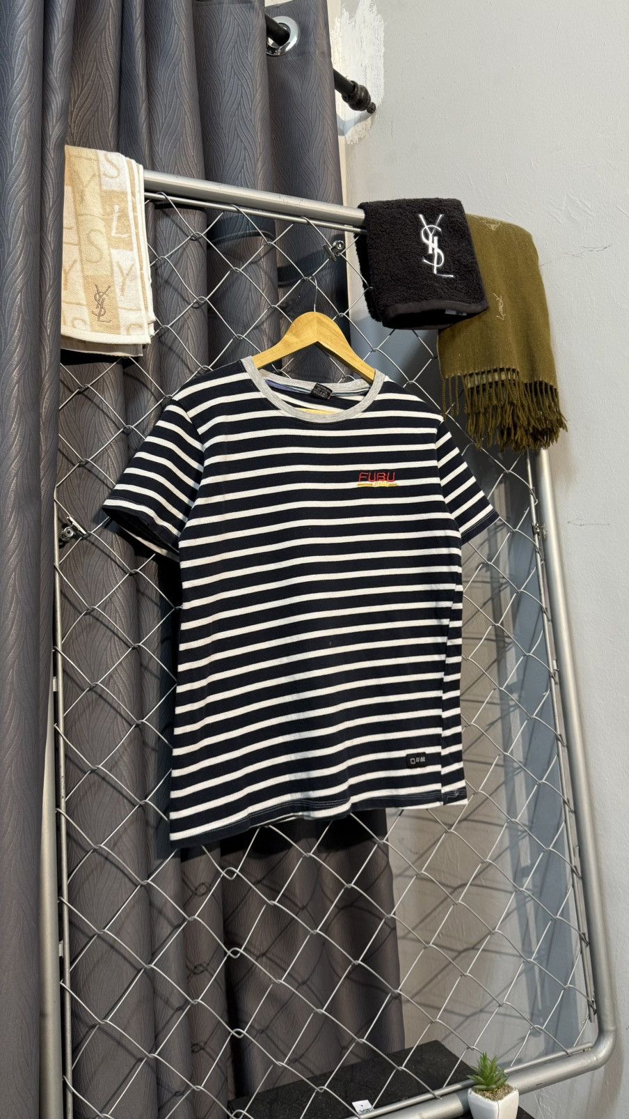 Fubu FUBU JEANS STRIPE TSHIRT LARGE Size US L / EU 52-54 / 3 - 1 Thumbnail