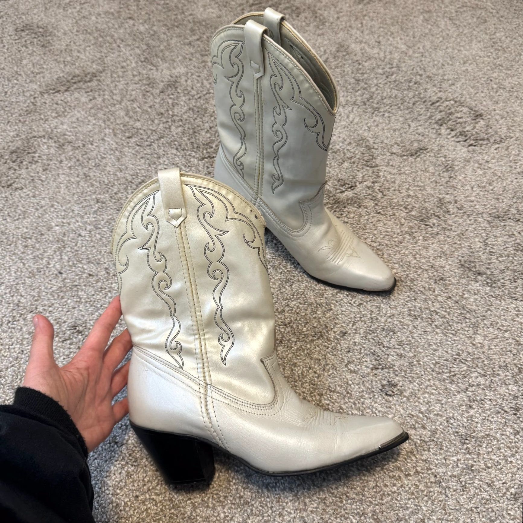 Vintage VINTAGE Acme White Cowboy Boots Western Cowgirl Ankle 7 Cream Pearlescent 6.5 7 Boots Womens Cowgirl Boots White Western Cowboy Boots Acme Size US 7 / IT 37 - 2 Thumbnail