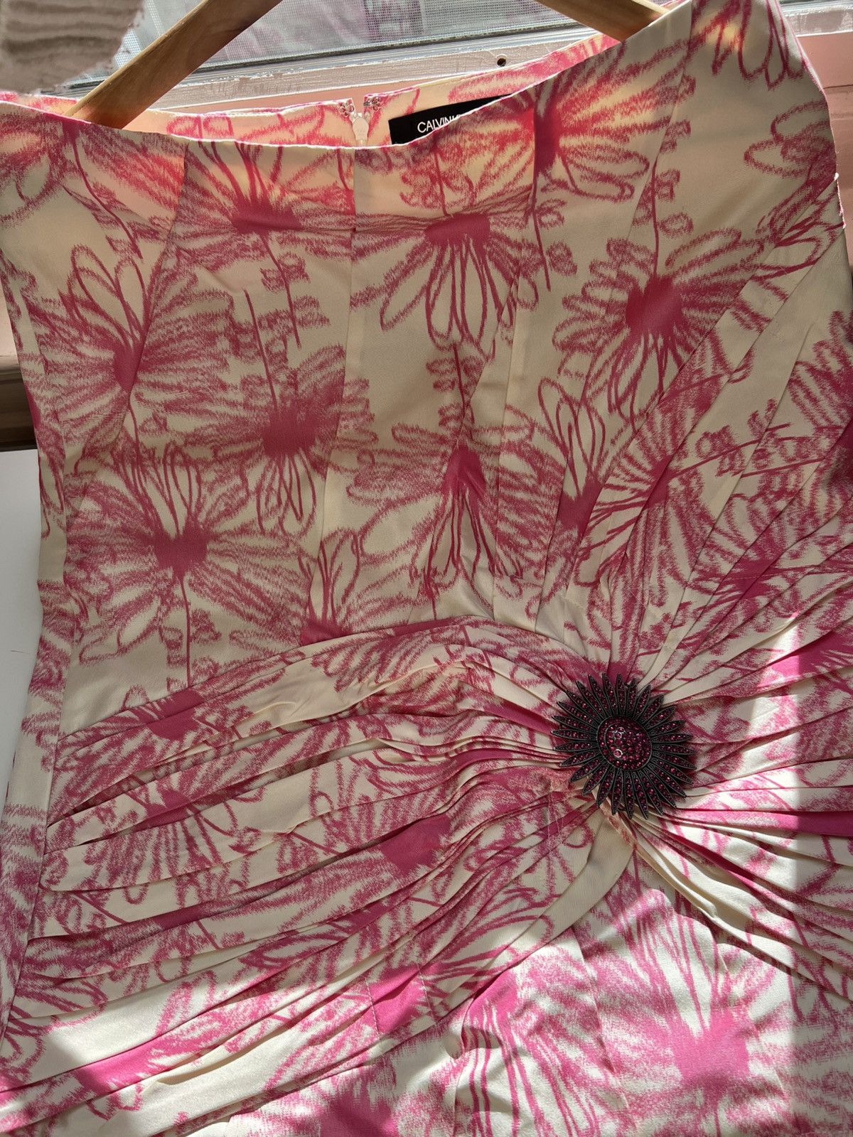 Calvin Klein 205W39NYC Pink/cream floral Calvin Klein 205W39NYC skirt size 6 Size 28" / US 6 / IT 42 - 10 Thumbnail