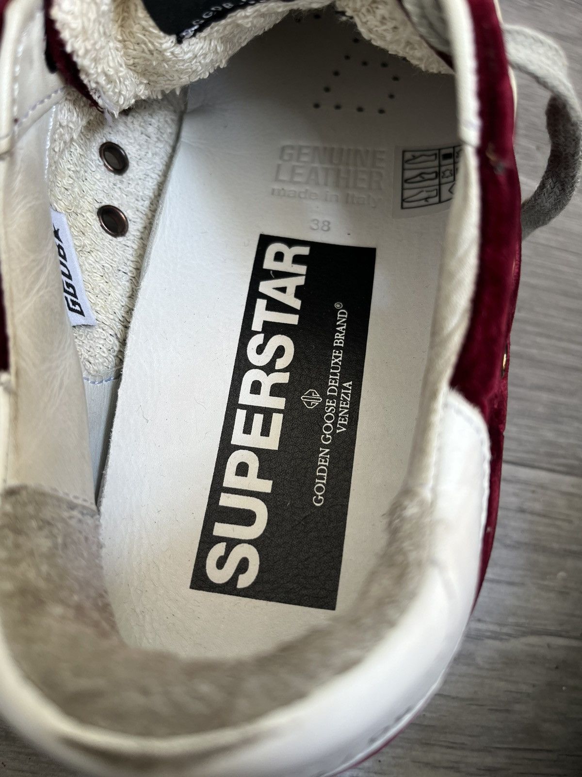 Golden Goose Golden goose velvet burgundy low top sneakers sz 38 Size US 8 / IT 38 - 9 Thumbnail