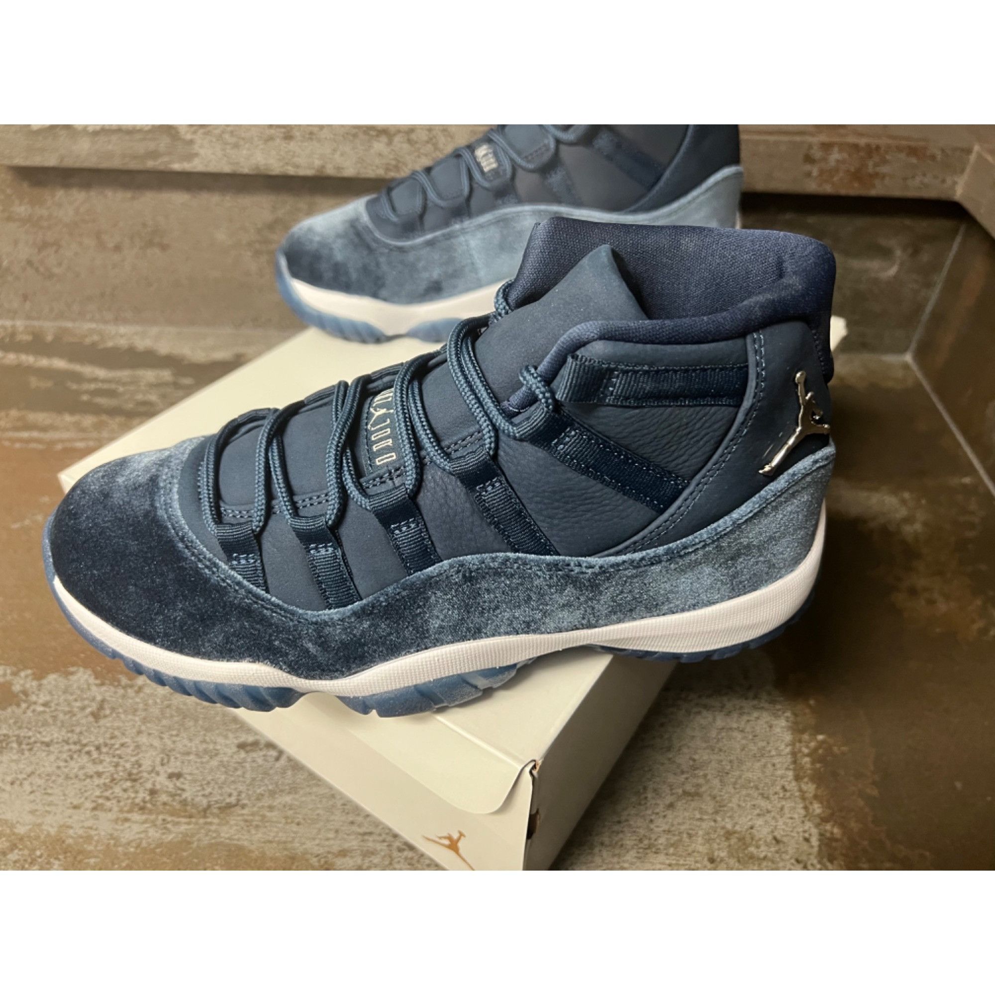 Nike Jordan 11 Retro Midnight Navy Women's Size 9- AR0715-441 Size US 9 / IT 39 - 8 Thumbnail