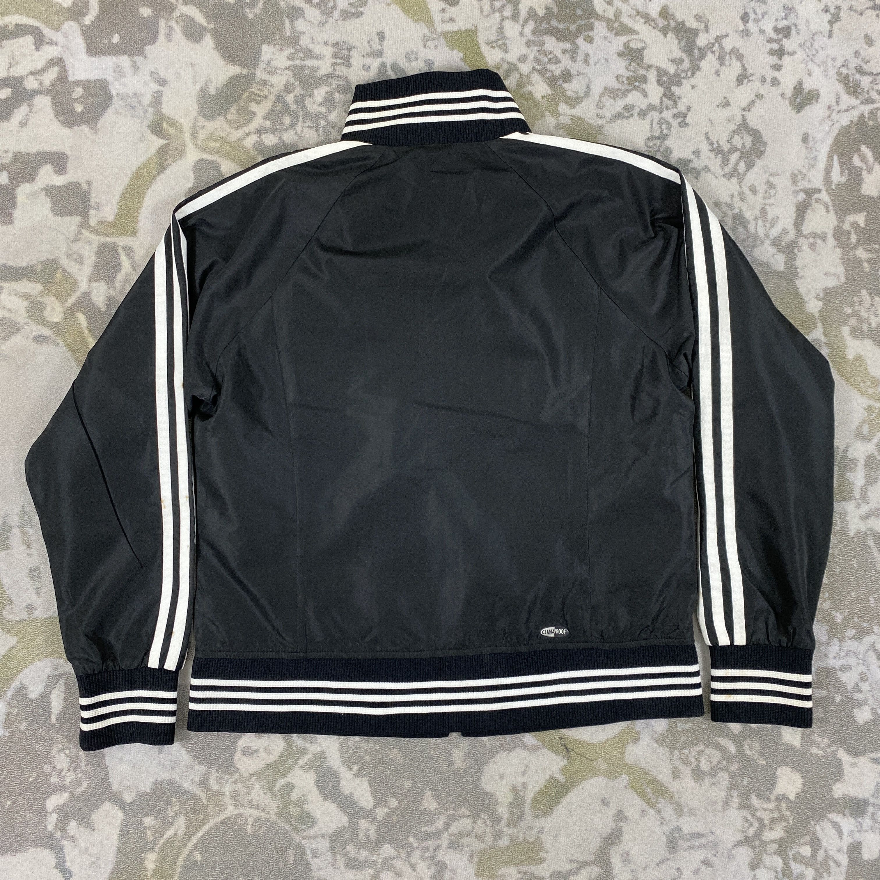 Adidas Vintage Adidas Track Medium Light Jacket- J388 Size US M / EU 48-50 / 2 - 2 Thumbnail
