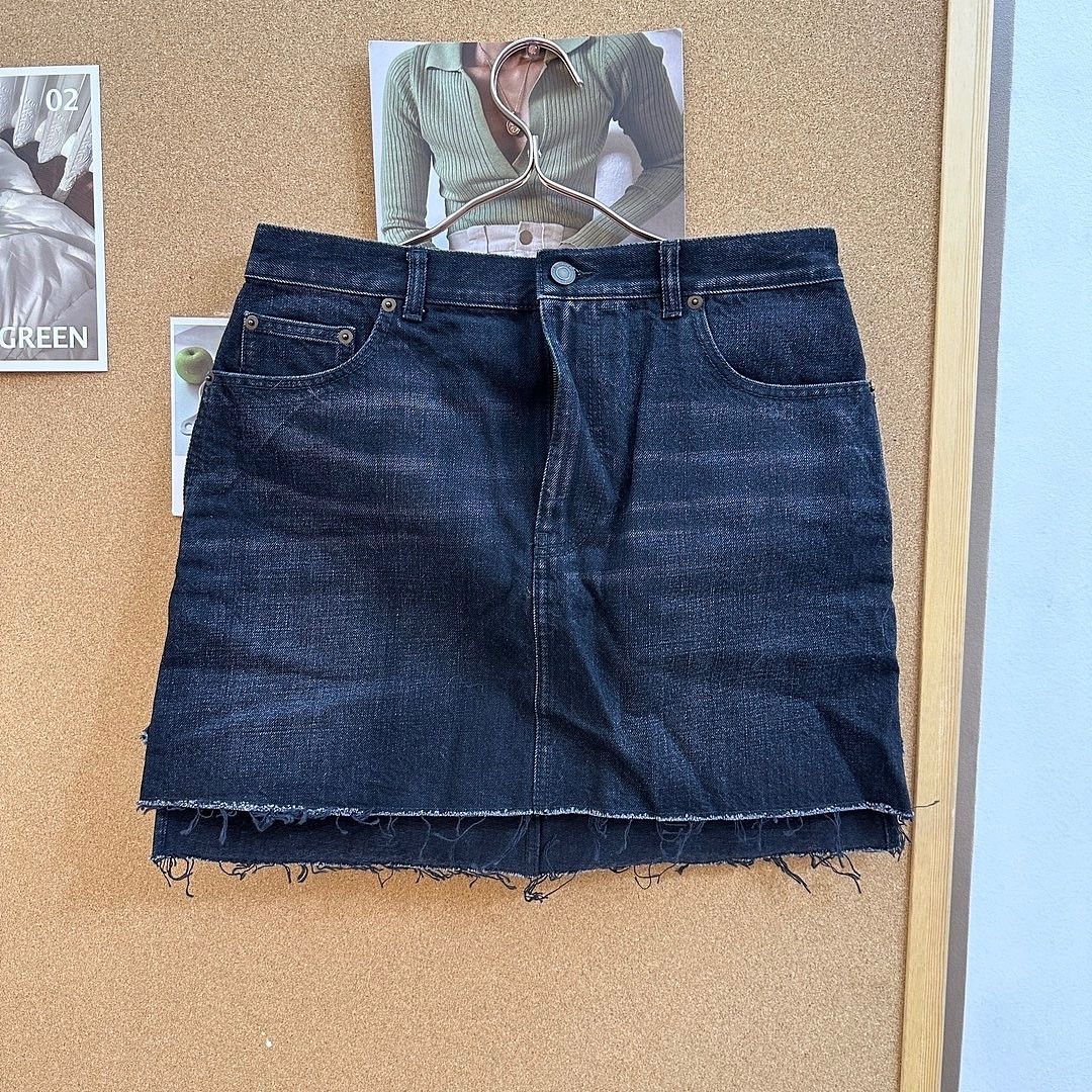 Saint Laurent Paris Saint Laurent Black Denim Mini Skirt Size 30 Size 30" / US 8 / IT 44 - 1 Thumbnail